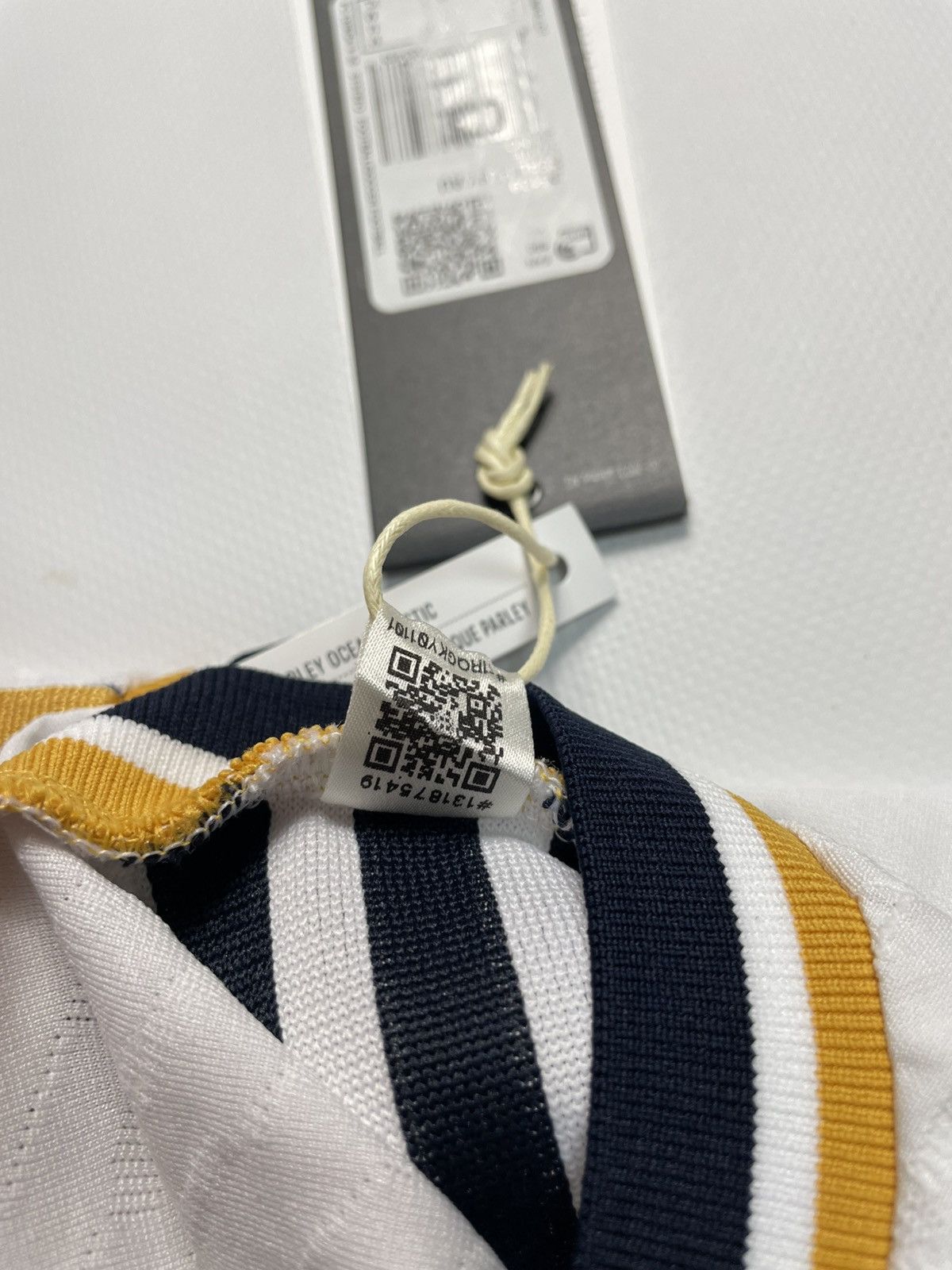 Adidas Adidas Real Madrid Home Jersey White Gold Size M Size US M / EU 48-50 / 2 - 5 Thumbnail