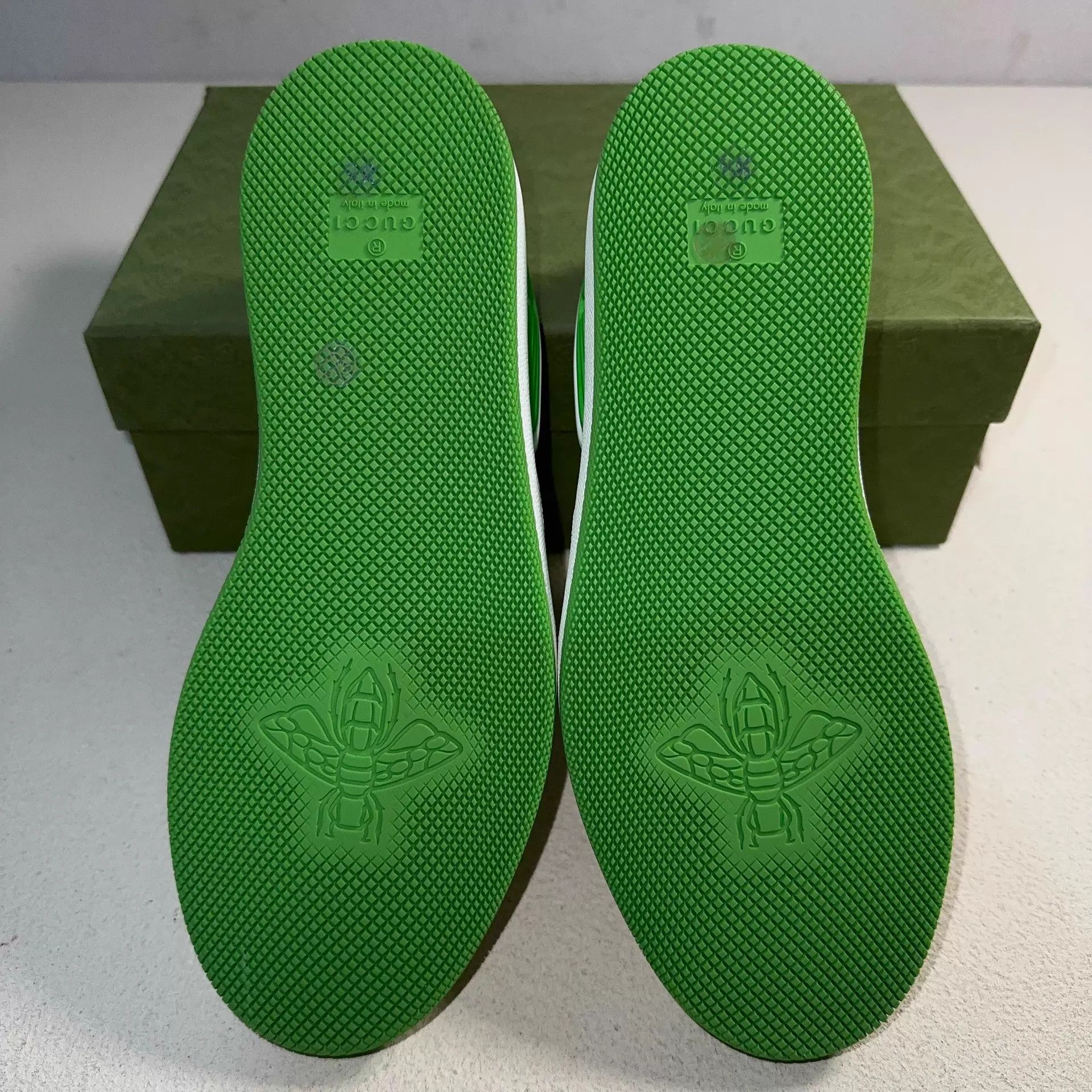 Gucci GUCCI GG Canvas Basketball Sneaker White/Green 36.5 Size US 6 / IT 36 - 4 Thumbnail