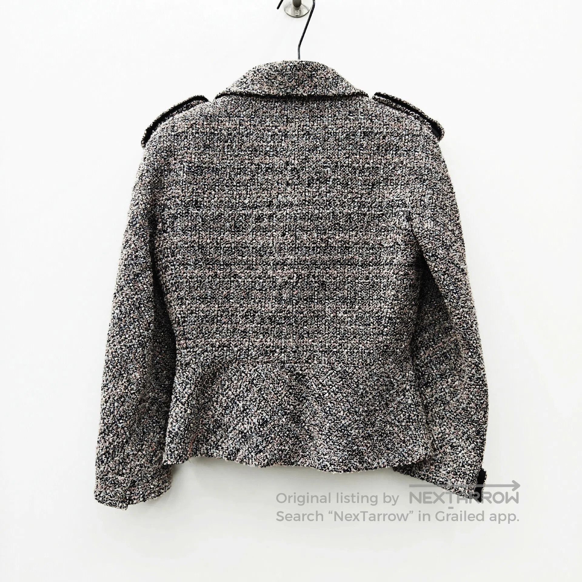 Chanel Chanel Runway Tweed Jacket with CC Buckle. Size US XS / EU 42 / 0 - 2 Thumbnail