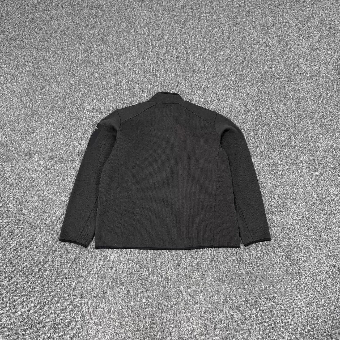 Arc'teryx Black Zip. Size US L / EU 52-54 / 3 - 2 Thumbnail