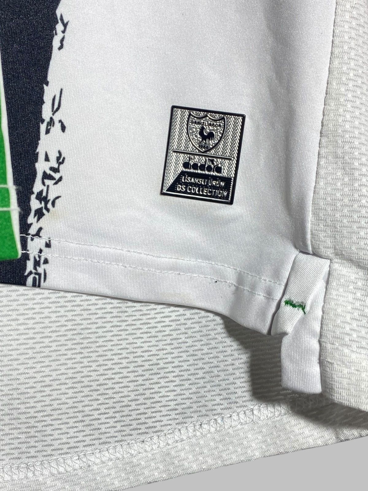 Diadora Diadora Denizlispor 2021/22 Fourth Football Shirt Size US M / EU 48-50 / 2 - 11 Thumbnail