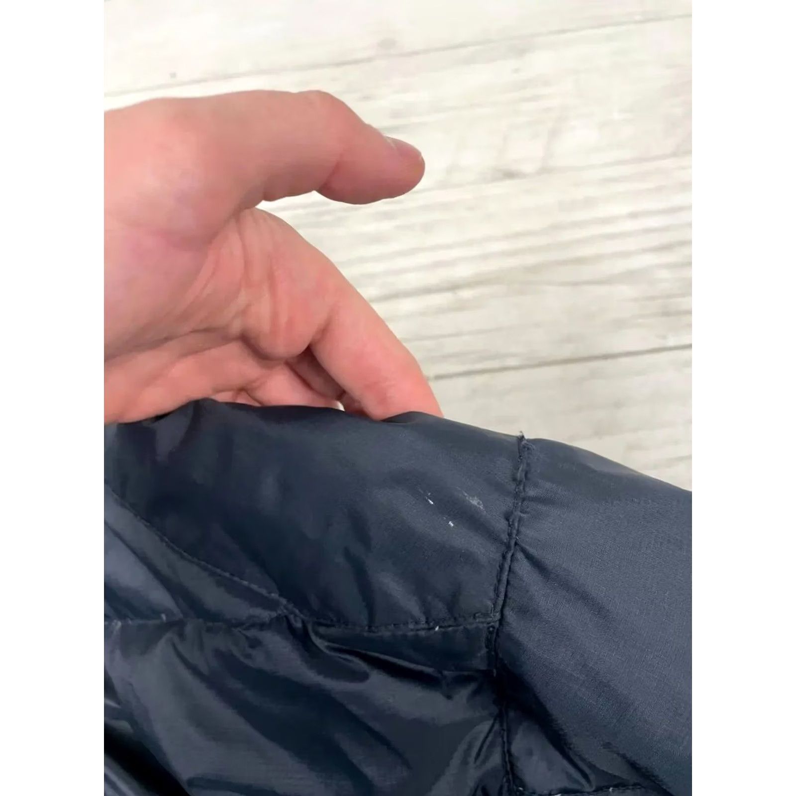 Oakley VINTAGE Oakley Jacket Puffer Men Size M Black Down Winter Size US M / EU 48-50 / 2 - 7 Thumbnail