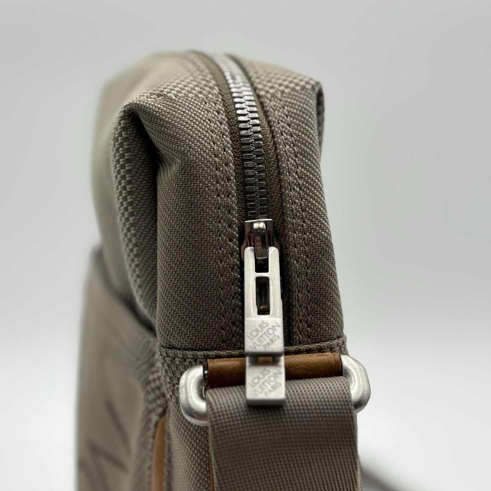 Louis Vuitton Louis Vuitton Canvas Damier Geant Citidan Shoulder Bag GOOD! Size ONE SIZE - 10 Thumbnail
