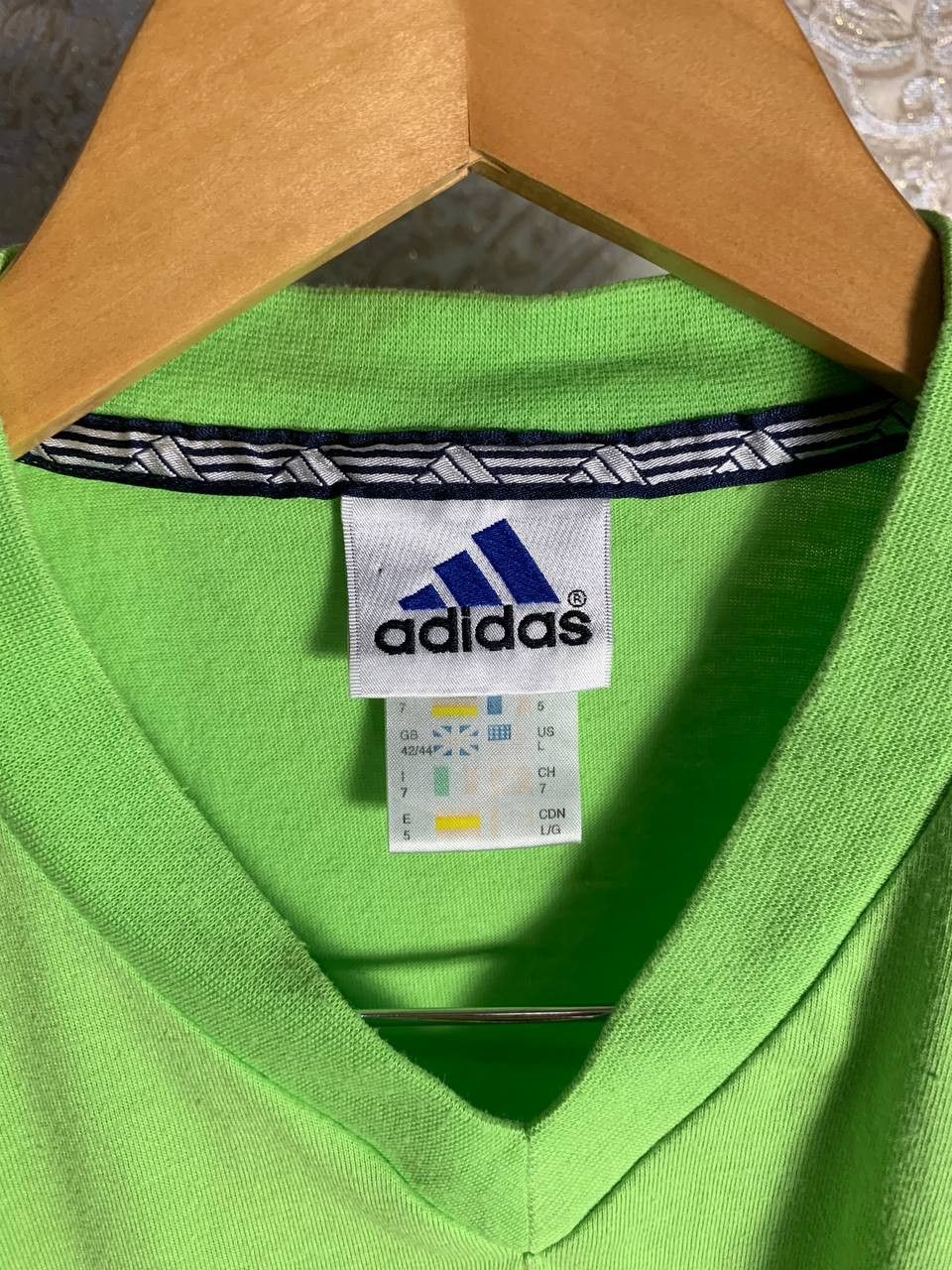 Adidas Vintage Adidas Original Equipment Retro T-shirt Y2K 90s Size US L / EU 52-54 / 3 - 3 Thumbnail