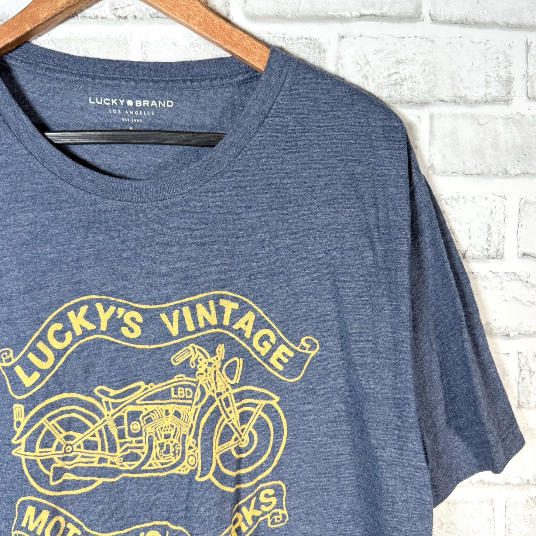 Lucky Brand Lucky Brand Blue Polyester Blend Graphic Tee Mens Size L Size US L / EU 52-54 / 3 - 2 Thumbnail