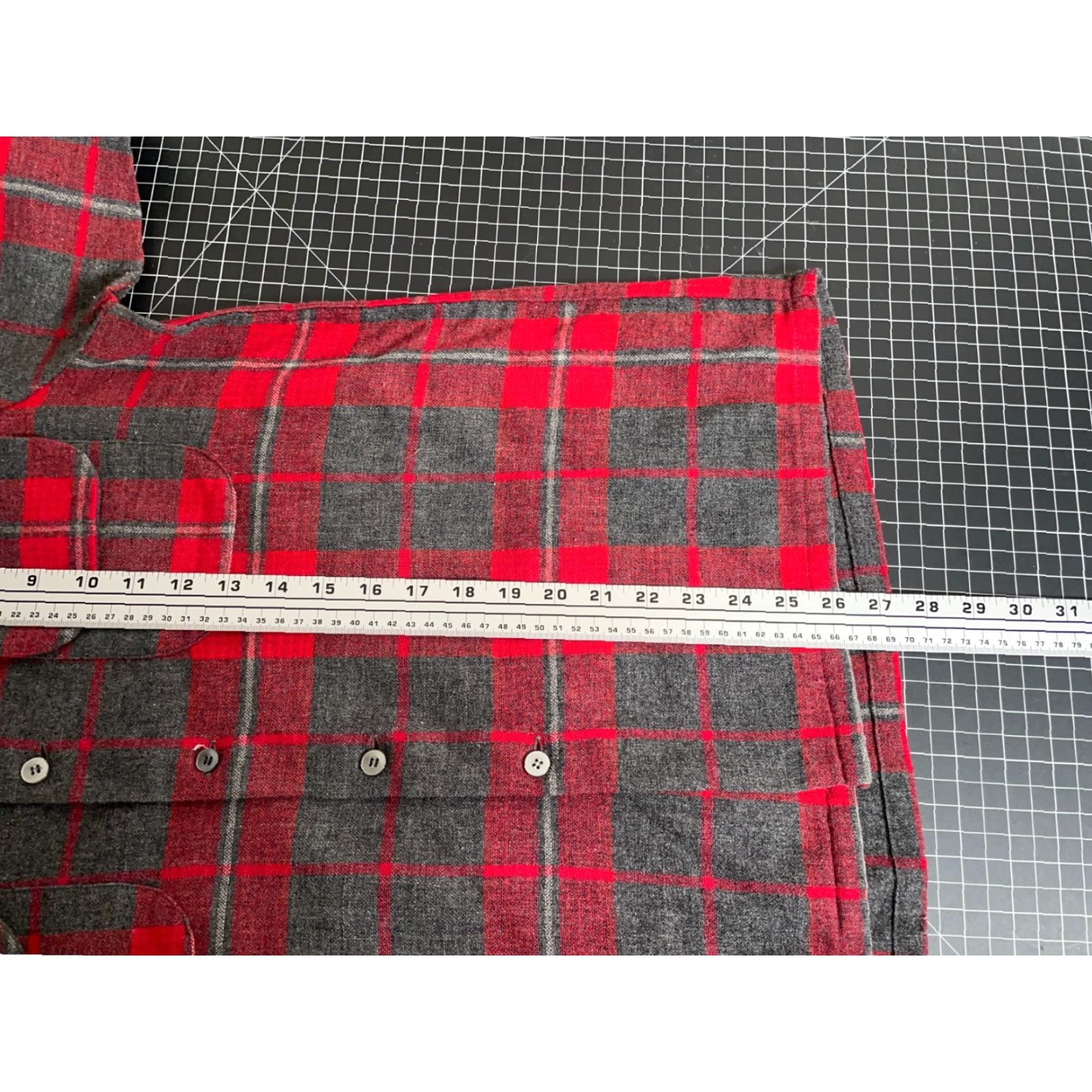 Vintage VINTAGE 70s Wool Flannel Shirt Men M Red Gray Plaid Loop Collar Pockets Button-Up, Old School, Casual Workwear Size US M / EU 48-50 / 2 - 6 Thumbnail