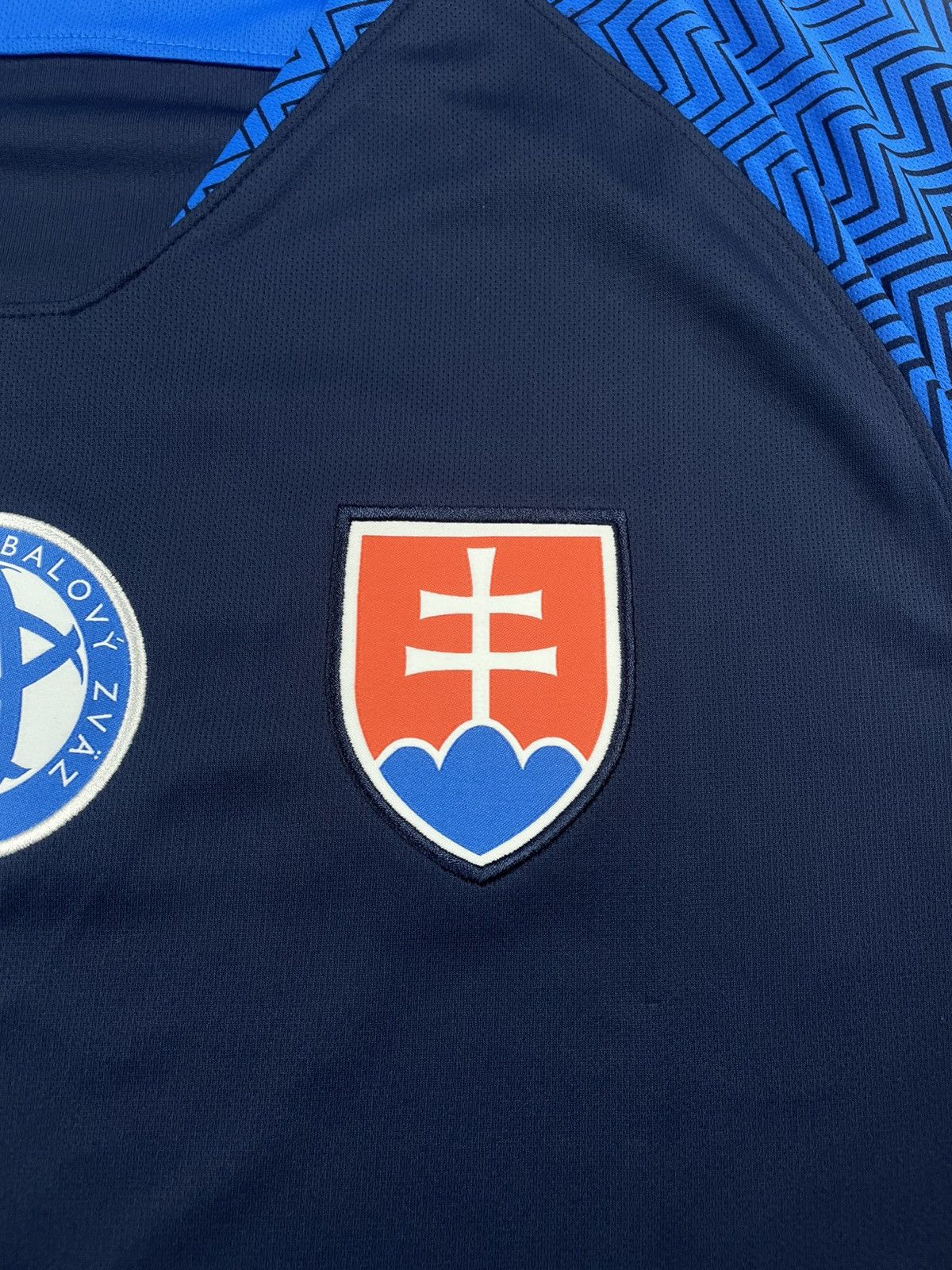 Nike Nike XL 2018 Slovakia Home Jersey Navy Original Football Size US XL / EU 56 / 4 - 12 Thumbnail