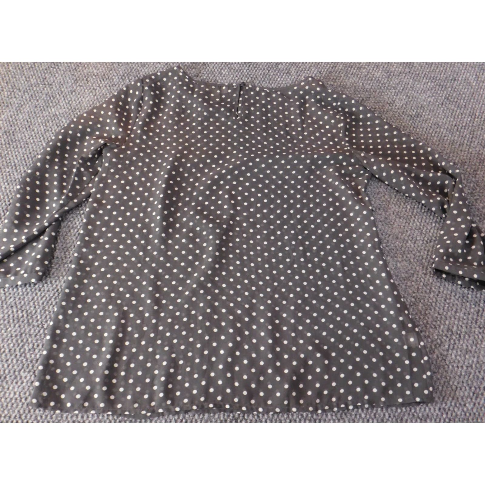 Ann Taylor Ann Taylor Loft Loft top Medium Gray pullover womens blouse M Gray Sheer Lightweight Casual Polyester Down Button Round Neck Long Sleeve Regular Women Size M / US 6-8 / IT 42-44 - 7 Thumbnail