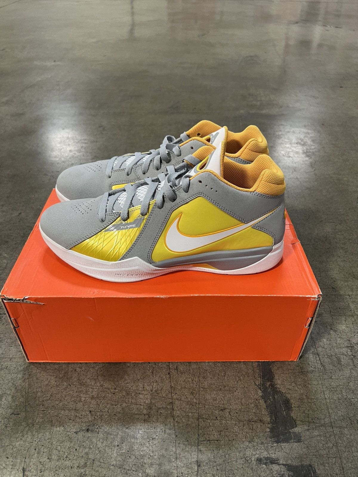 Nike Nike KD 3 Wolf Grey Del Sol Size US 10.5 / EU 43-44 - 1 Thumbnail