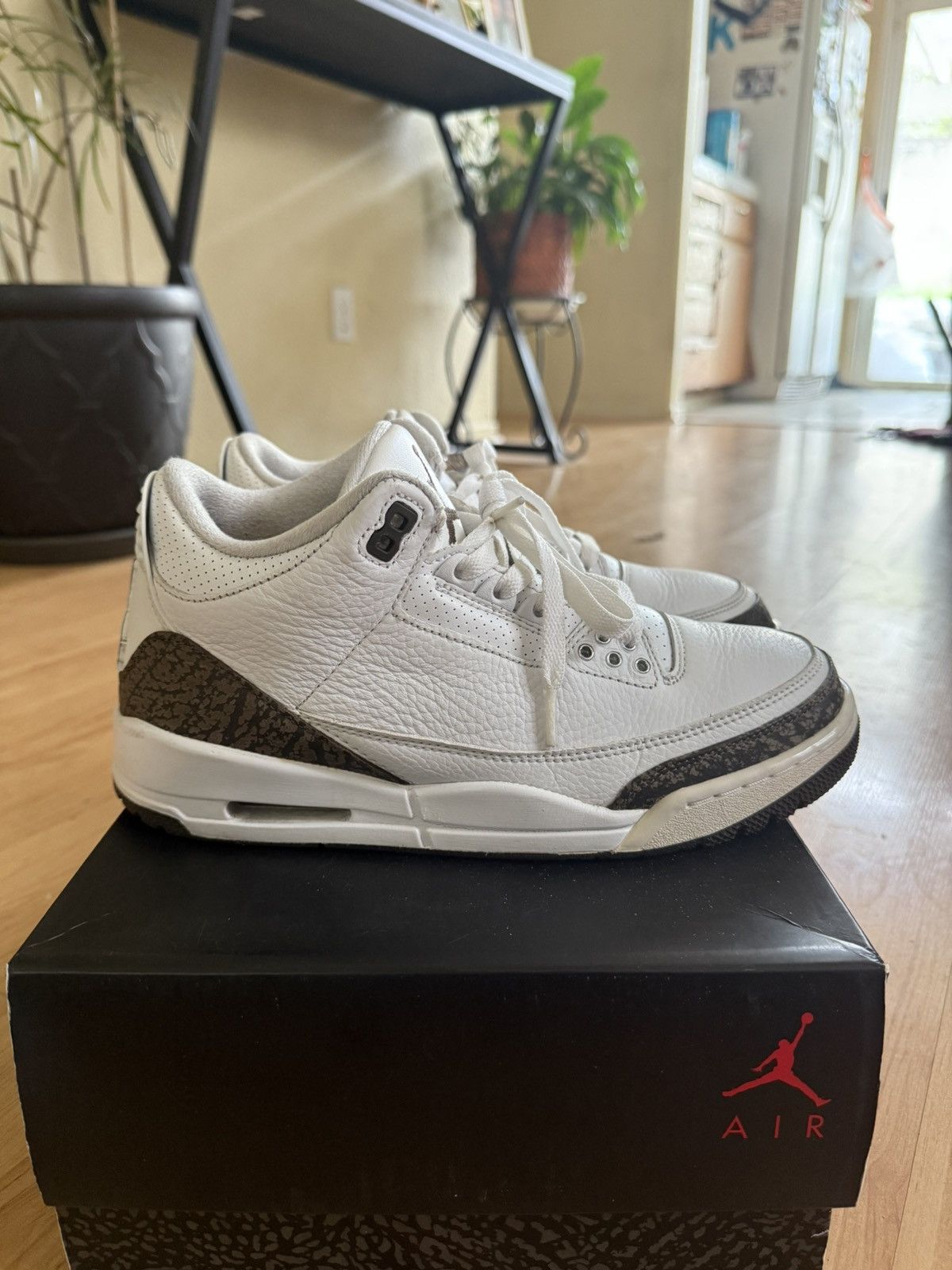 Jordan Brand 2018 jordan retro 3 mocha Size US 8 / EU 41 - 6 Thumbnail