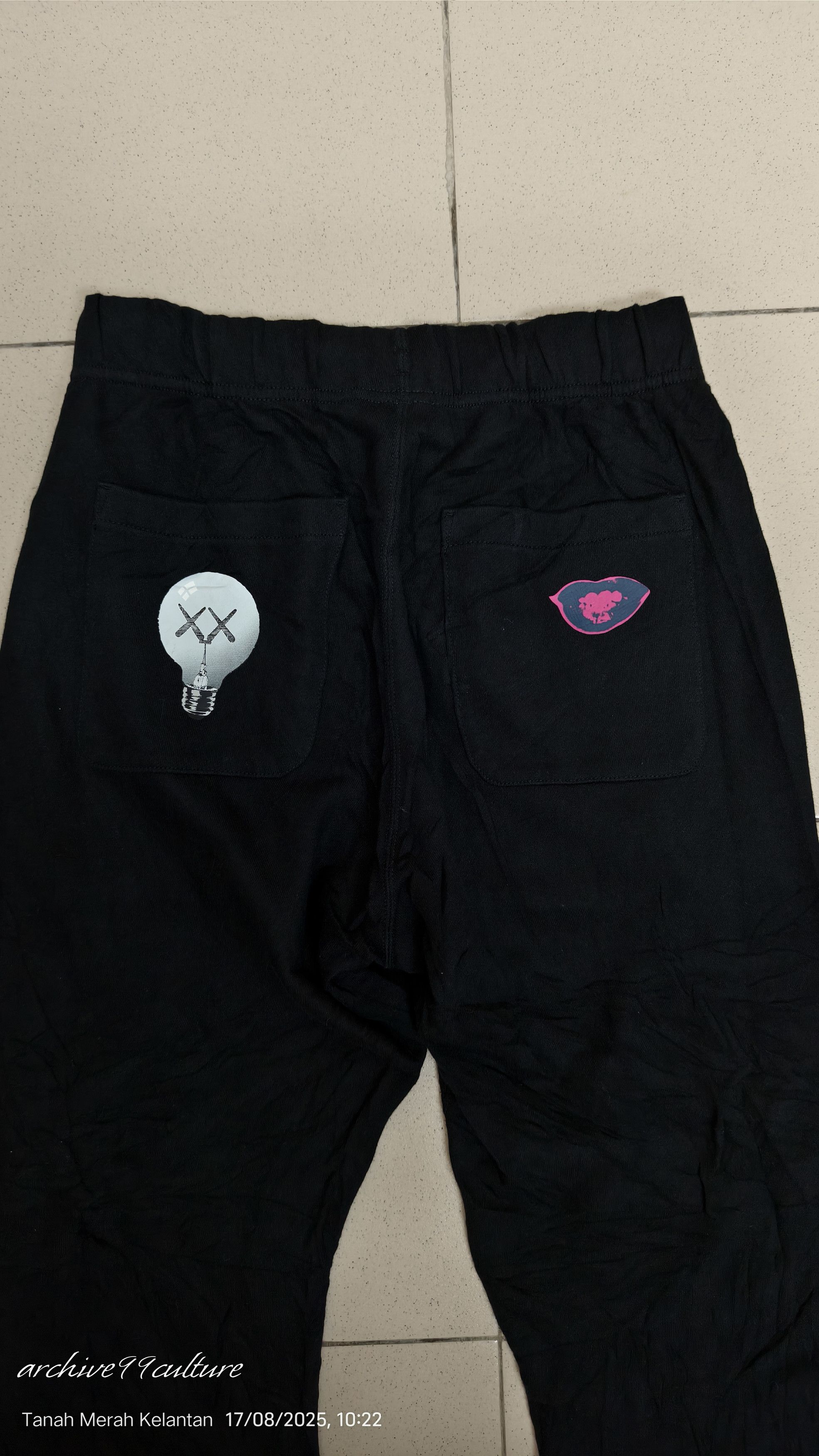 Andy Warhol × Kaws × Uniqlo Aw2024 UT x Kaws x Andy Warhol sweatpants Size US 30 / EU 46 - 6 Thumbnail