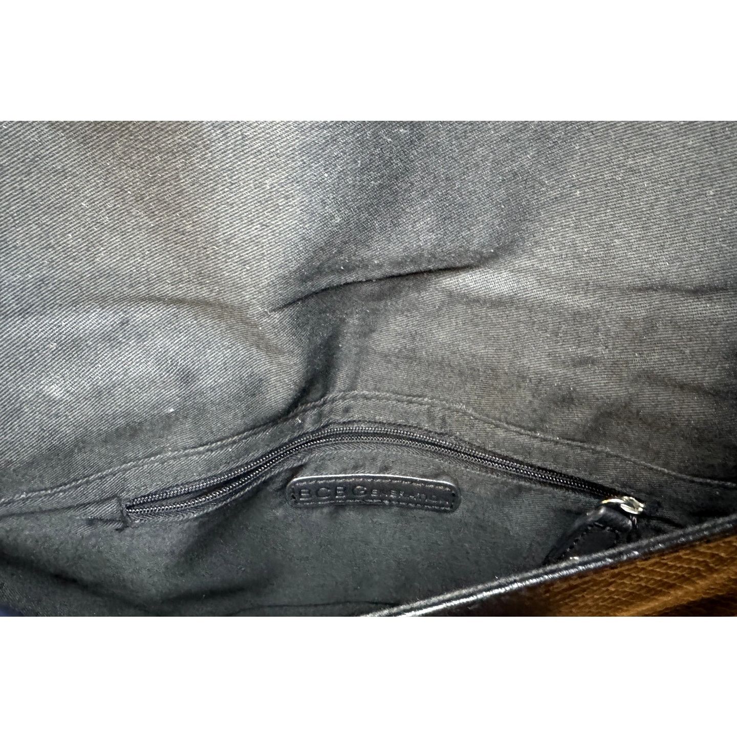 Bcbgmaxazria BCBGeneration black faux snakeskin clutch/envelope bag Size ONE SIZE - 3 Thumbnail