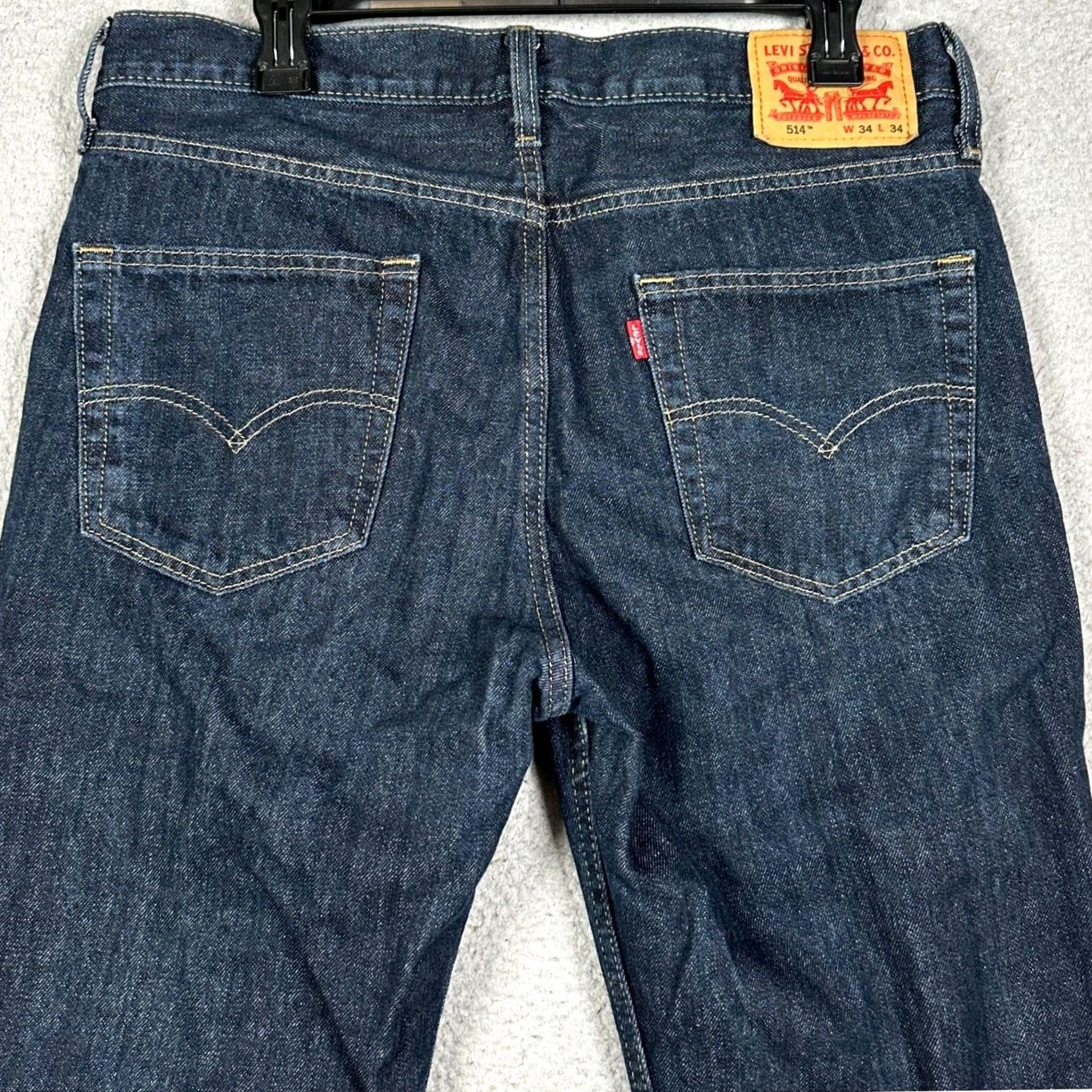 Levi's VINTAGE? Levi's 514 Jeans Mens 34X34 Blue Straight Regular Denim Five-Pocket Dark Wash Jeans 34 Mens Blue Straight 514 Levi's Women Size US 34 / EU 50 - 3 Thumbnail