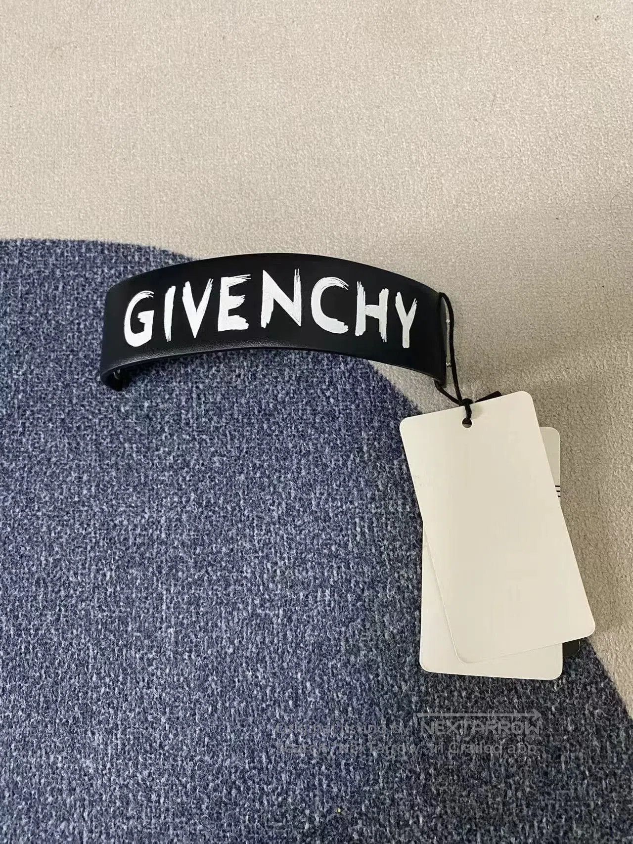 givenchy letter print black bracelet size M.
