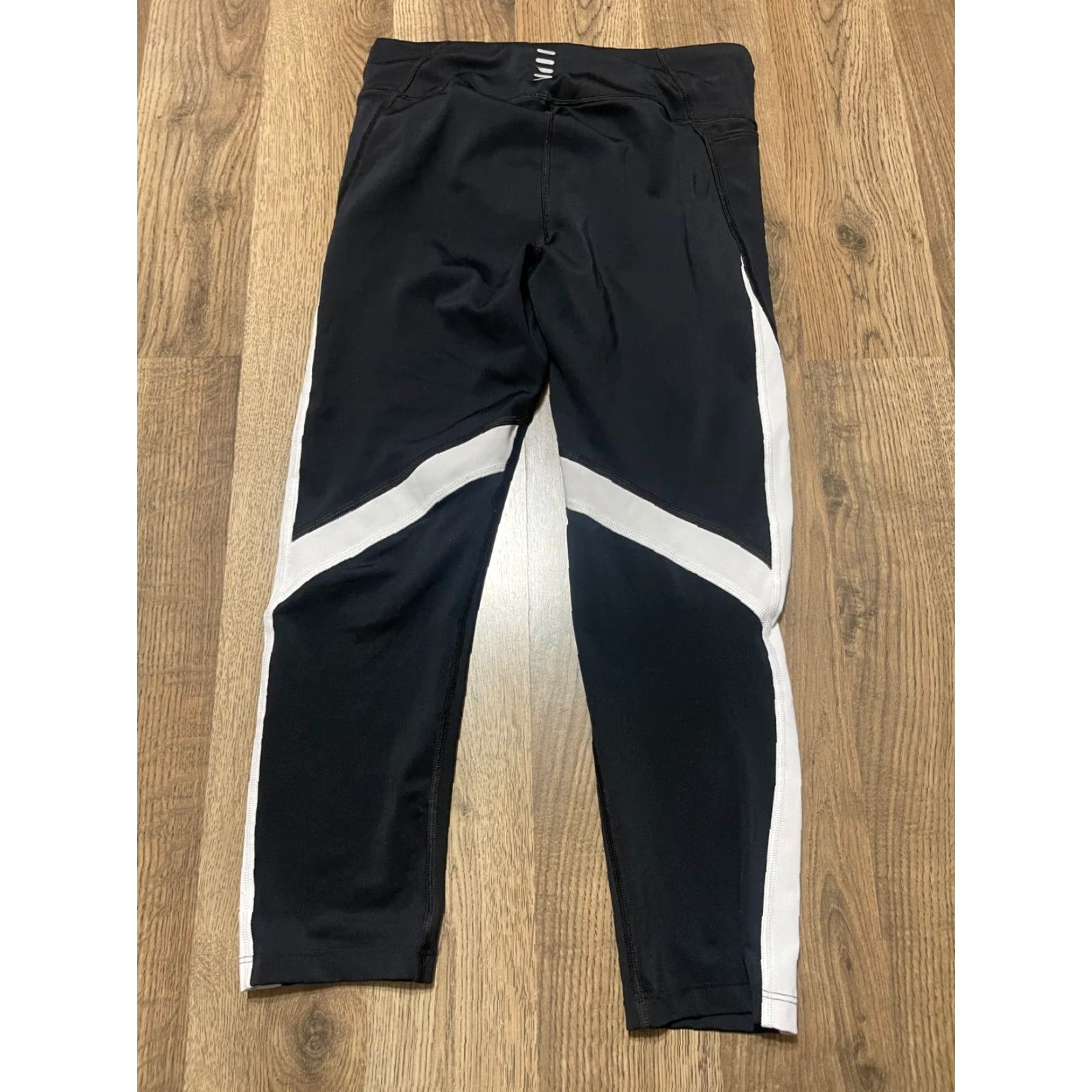 Under Armour Under armour Pants Women's Small Black White Pull On Leggings HEATGEAR Size 28" / US 6 / IT 42 - 2 Thumbnail
