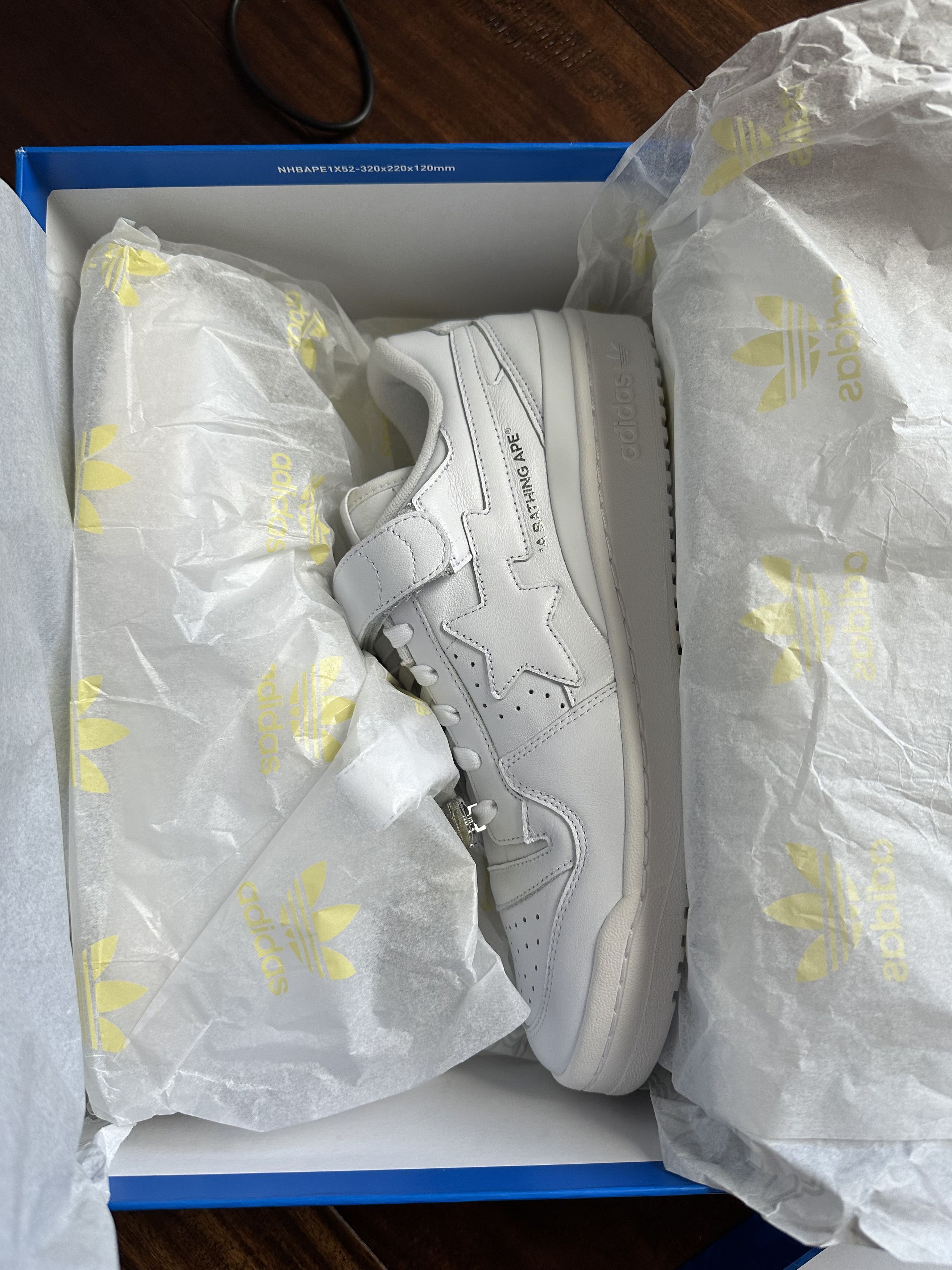 Adidas × Bape Adidas Forum BAPE F&F – 1 of 100 Auctioned Pairs Size US 9 / EU 42 - 1 Thumbnail