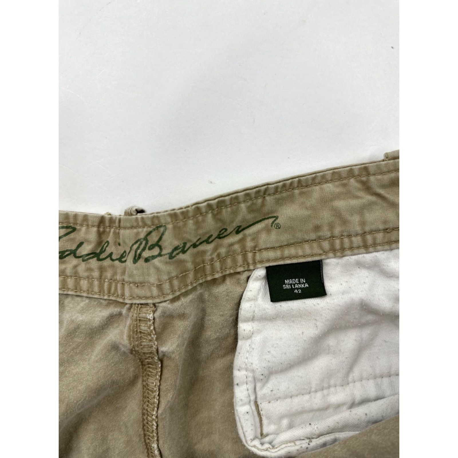 Eddie Bauer VINTAGE Eddie Bauer Shorts Men 42 Khaki Cargo Hiking Safari Trail Pockets Beige 10 in Inseam Classic Regular Mens Size US 42 / EU 58 - 5 Thumbnail