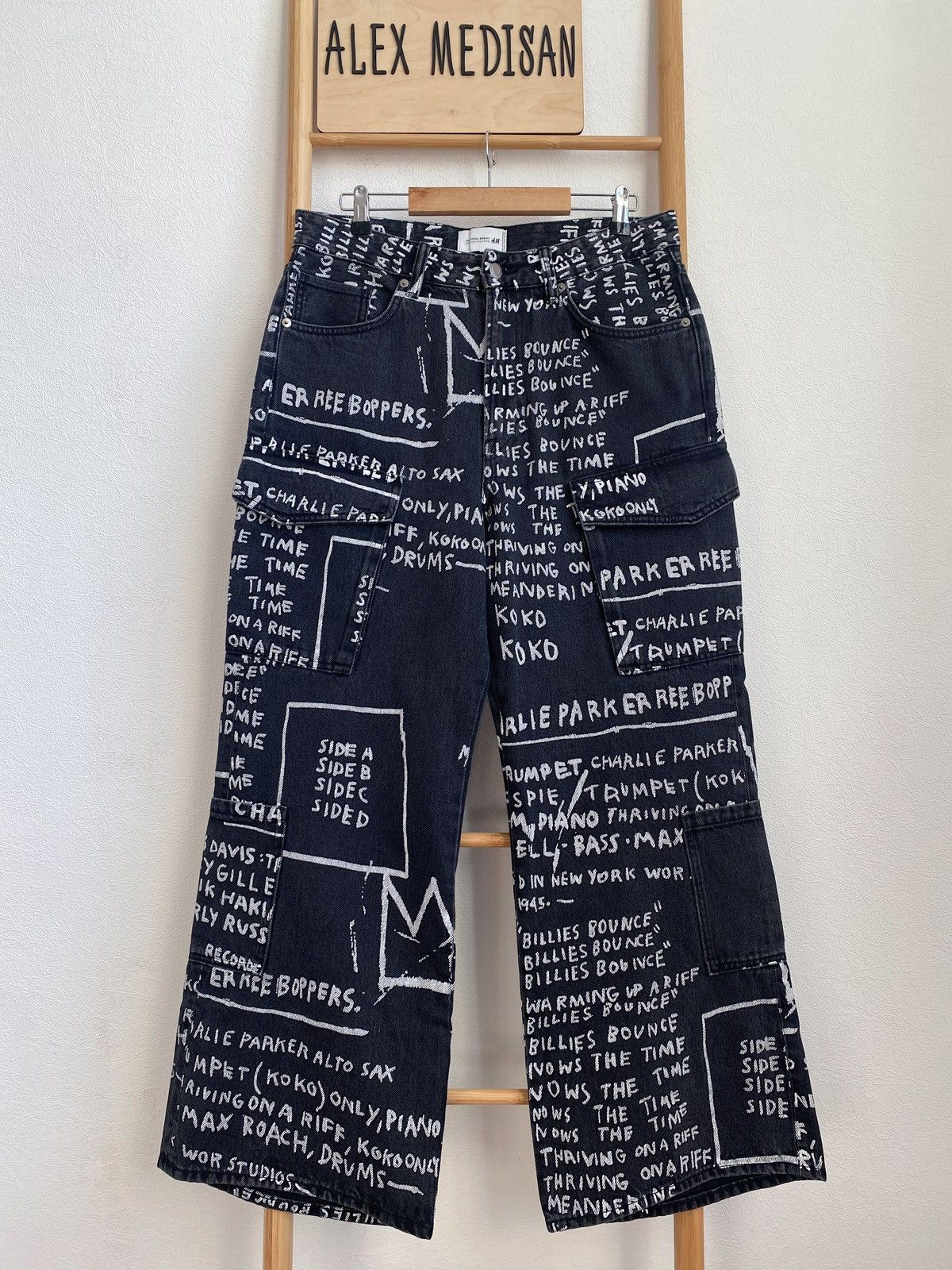 H&M × Jean-Michel Basquiat × Who Decides War Who Decides War Baggy denim jeans H&M x Basquiat x Ev&Tela Size US 32 / EU 48 - 2 Thumbnail