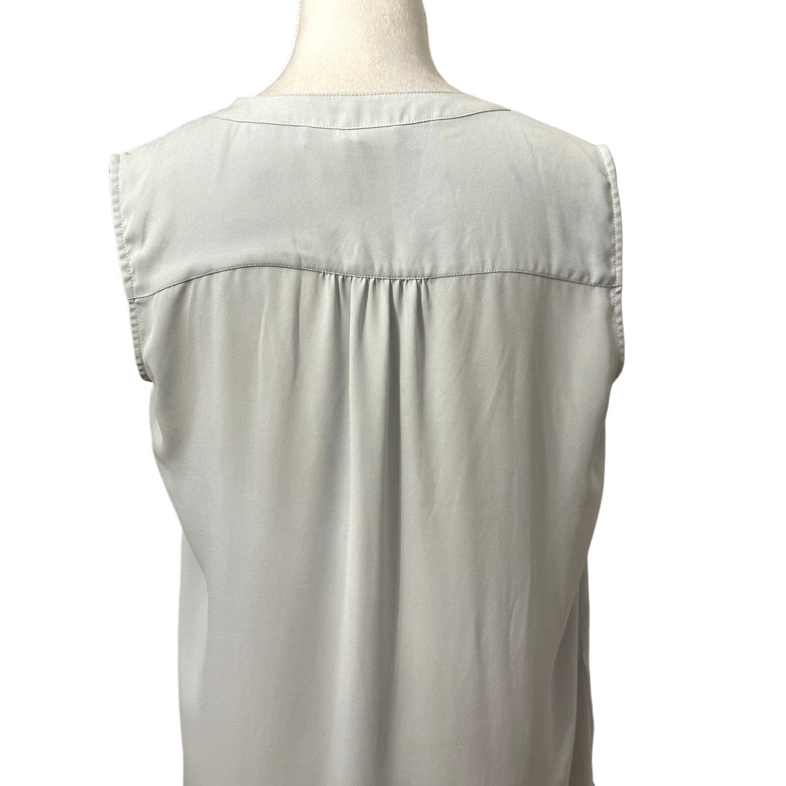 Bcbgmaxazria BCBGMAXAZRIA Blouse Sleeveless Button Up Pleated Gray S Size S / US 4 / IT 40 - 5 Thumbnail