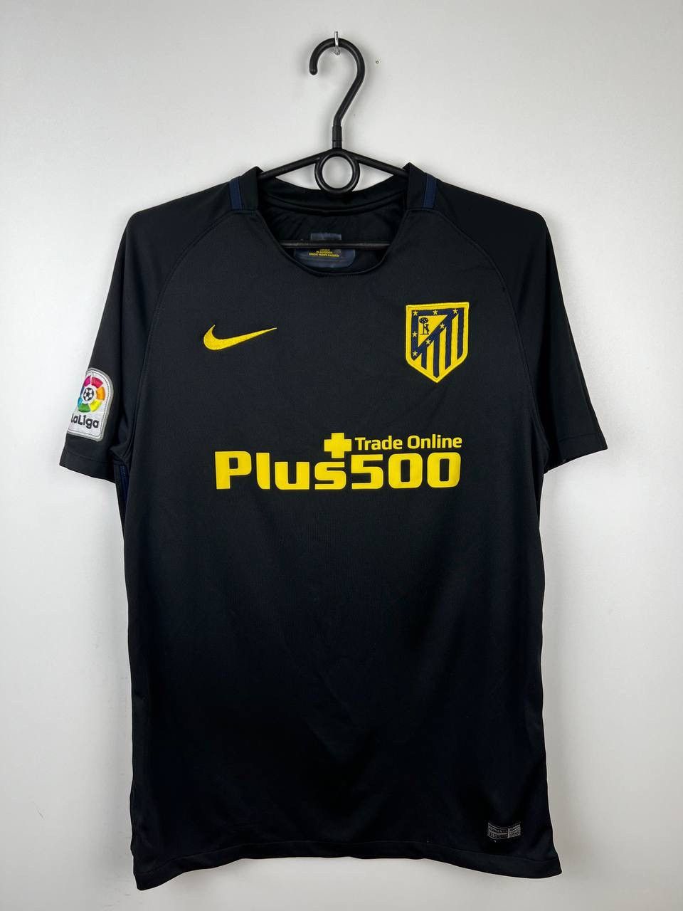 Vintage Athletico Madrid Nike jersey t-shirts size L Size US L / EU 52-54 / 3 - 1 Thumbnail