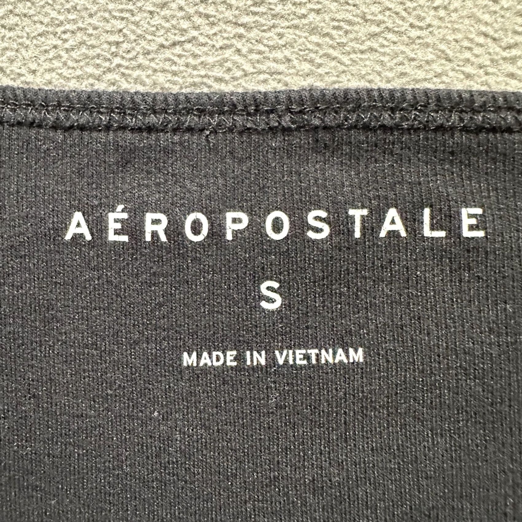 Aeropostale Aeropostale Cropped Cami Top Womens Small Black Spaghetti Strap Stretch Size S / US 4 / IT 40 - 3 Thumbnail