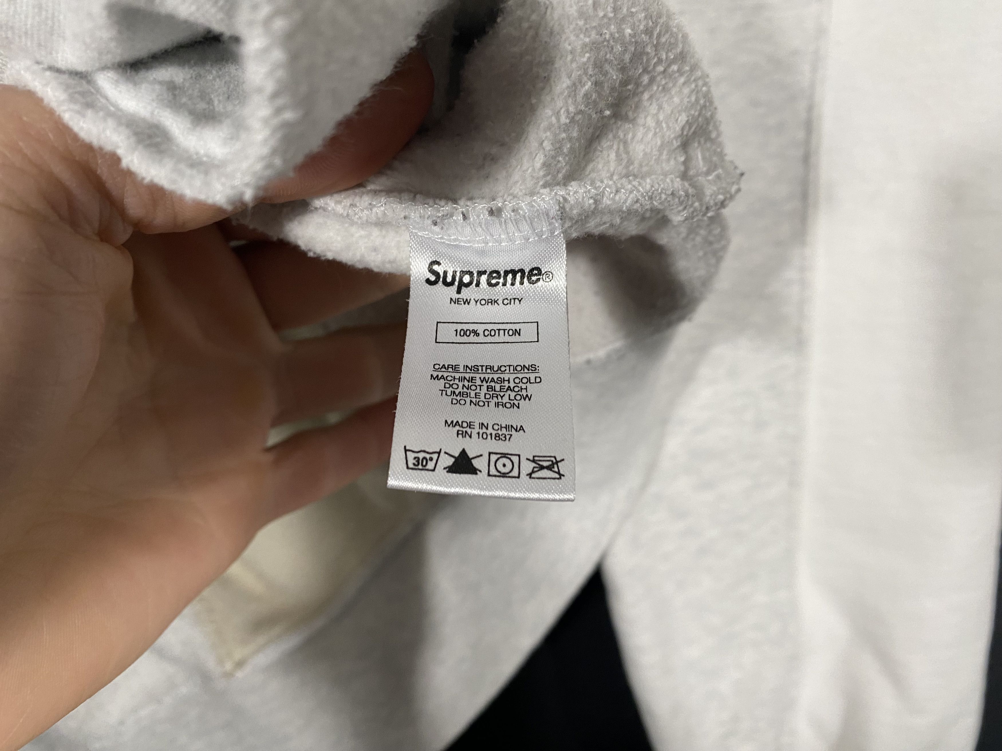 Supreme Supreme FW18 Tricolor Old English Hoodie Ash Gray Size US L / EU 52-54 / 3 - 8 Thumbnail