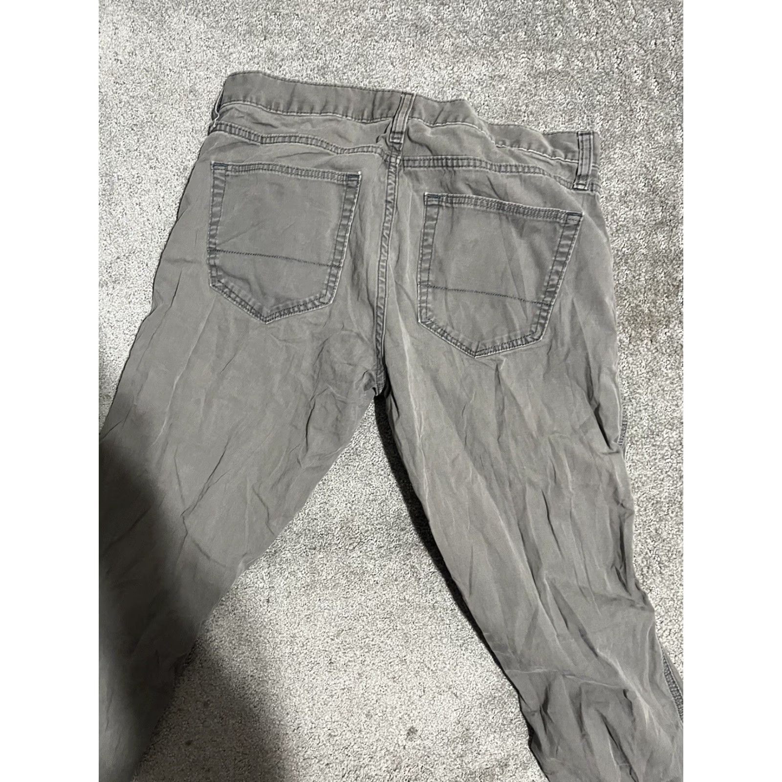 Banana Republic VINTAGE Banana Republic Pants Cargo 31x32 Gray Cotton Duck Flap Pocket Trousers Mens Regular 31in Inseam 32in Size US 31 - 4 Thumbnail