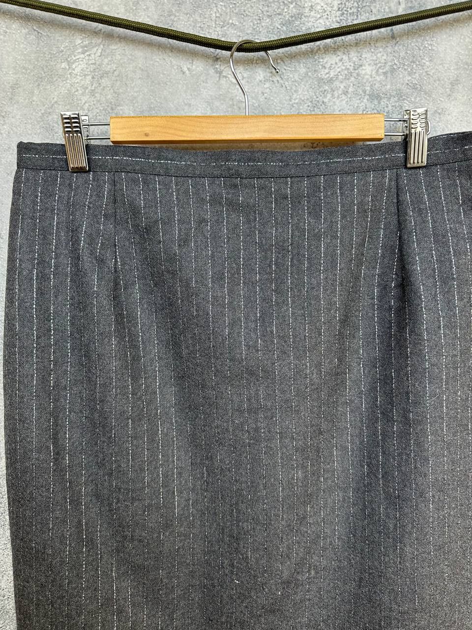 Yves Saint Laurent Yves Saint Laurent Variation 90s Pinstripe Wool Pencil Skirt Size 36" / US 14 / IT 50 - 4 Thumbnail