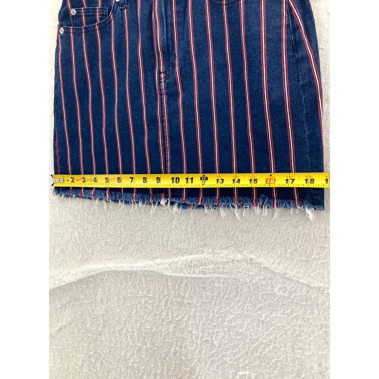 American Eagle Outfitters American Eagle Jean Skirt Womens 4 Blue Super Stretch Mini Raw Hem Size 27" / US 4 / IT 40 - 3 Thumbnail