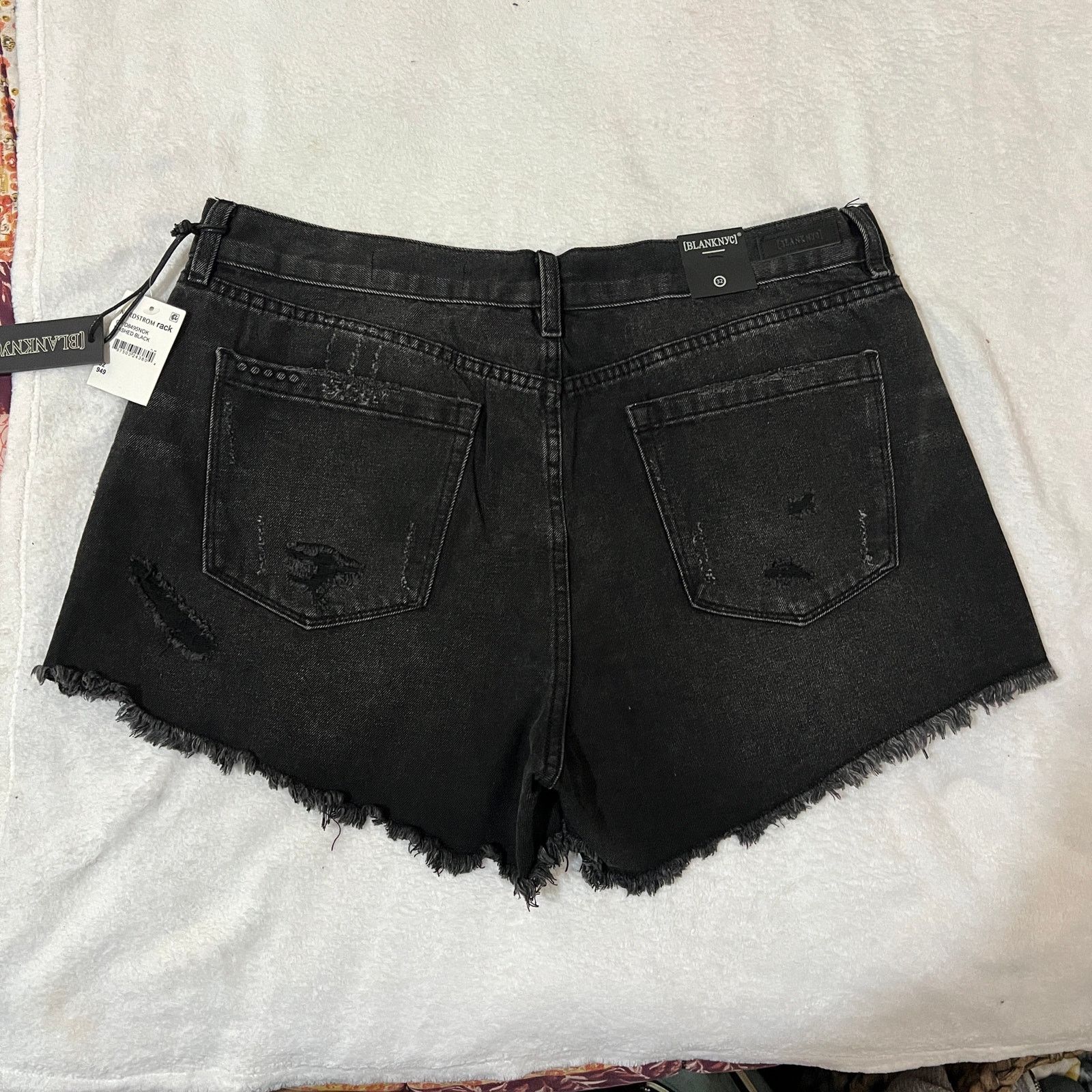 BLANKNYC Washed Black Button Front Distressed Hem High Rise Shorts Size 32" / US 10 / IT 46 - 13 Thumbnail