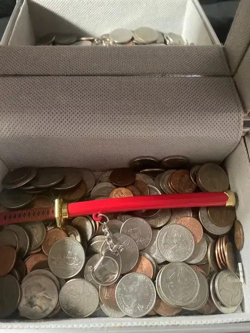 Anime Red Roronoa Zoro Sword Key Chain + Holder Size ONE SIZE - 4 Thumbnail
