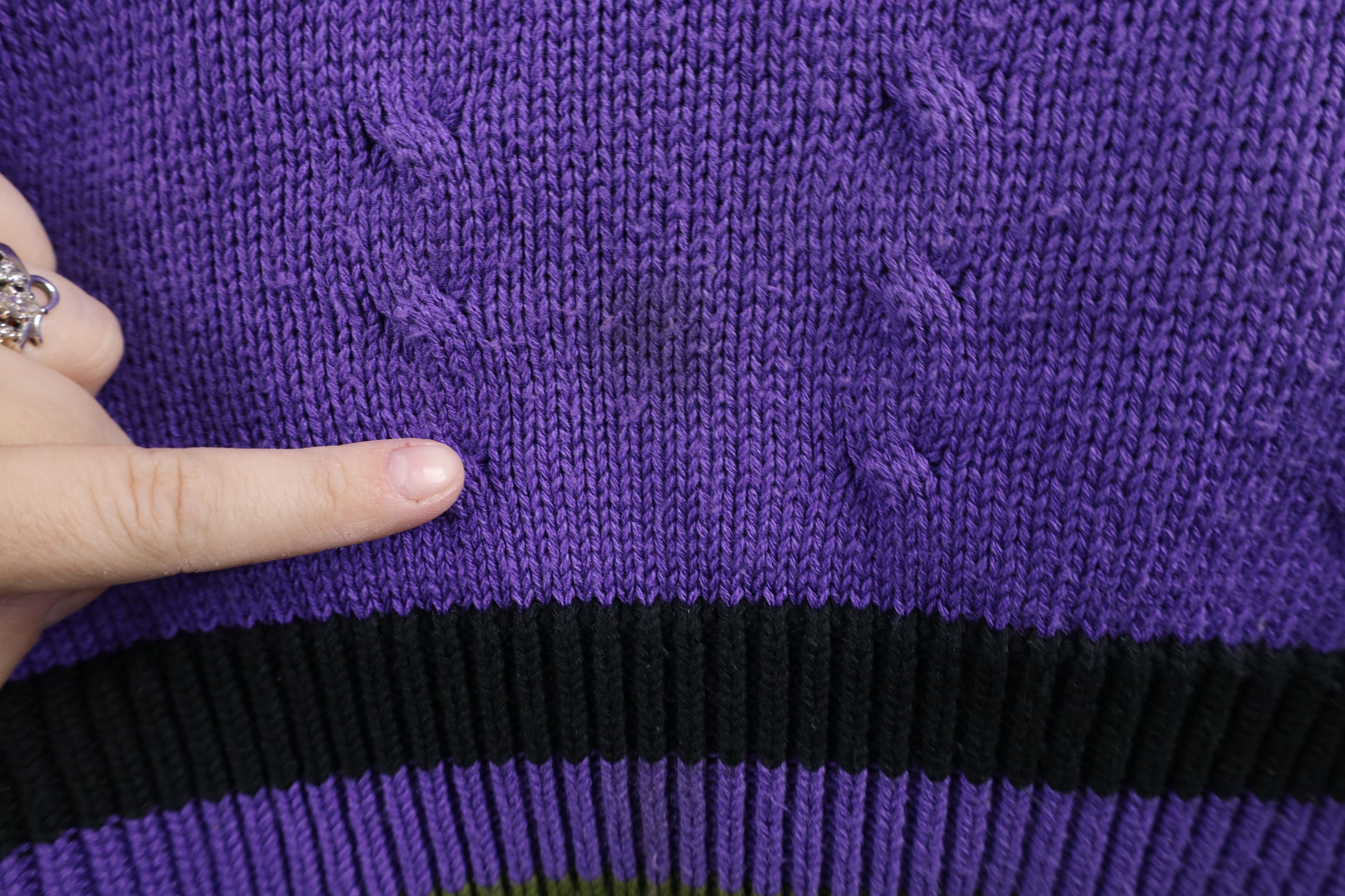 Vintage Vintage 90s Dapper Cable Knit Long Sleeve V-Neck Sweater Size US XL / EU 56 / 4 - 4 Thumbnail