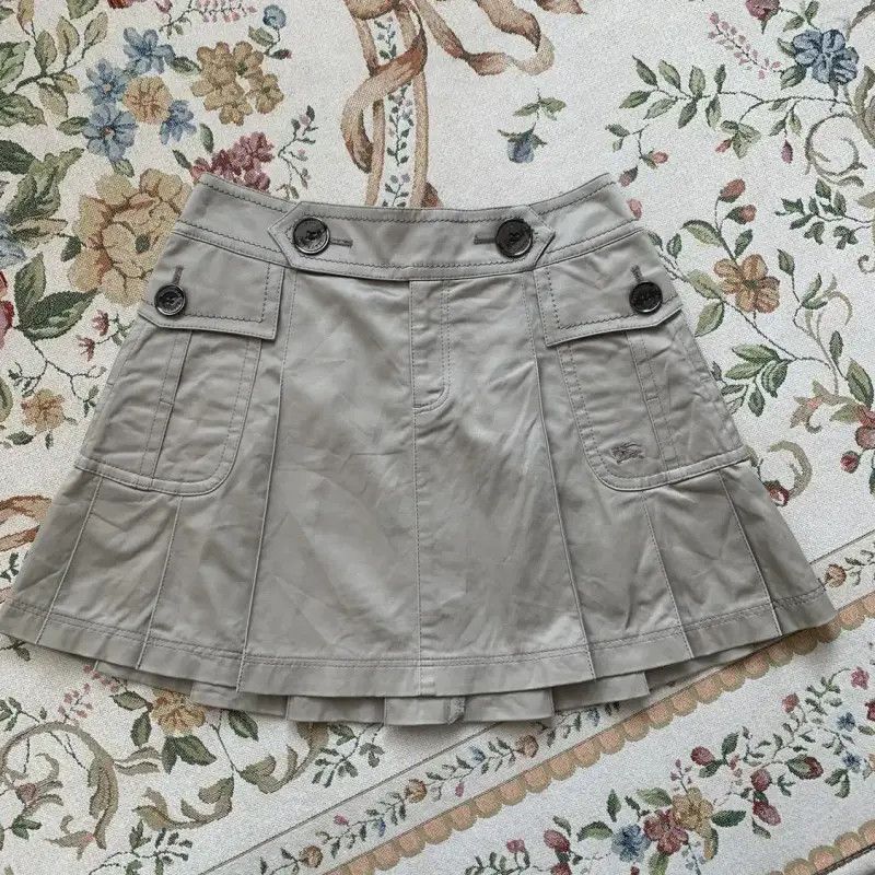 Burberry Burberry Pleated Skirt in Gray Cotton Size 23" - 1 Thumbnail