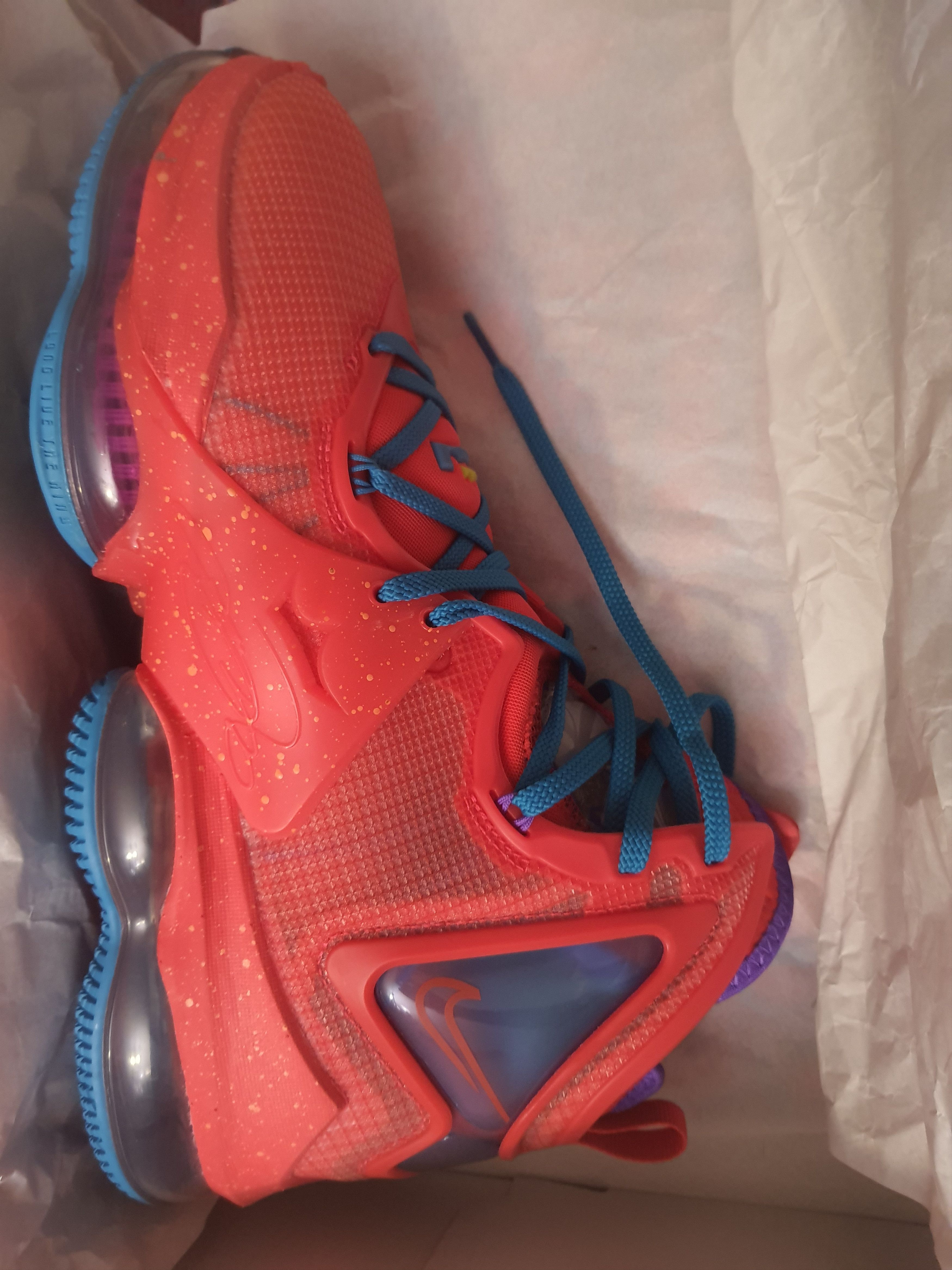 Nike LEBRON XIX Size US 11 / EU 44 - 2 Thumbnail