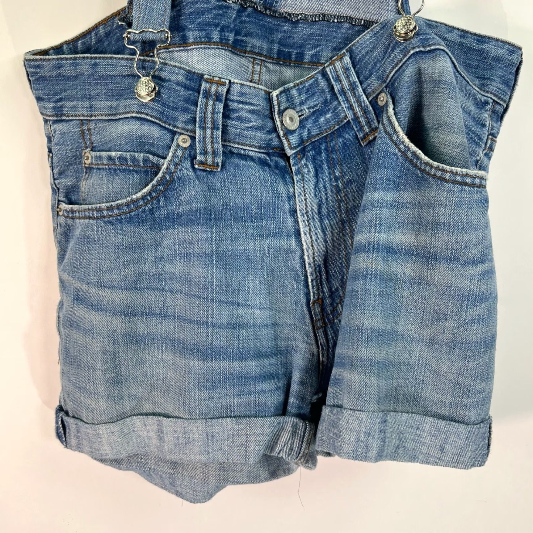 Levi's VINTAGE Levi's 506 Bib Shorts Women's Size 32 Blue Denim 80s 90s Festival Bohemian Designer Made in France Women Vintage-style Bib Short Size 24" / US 00 / IT 34 - 3 Thumbnail