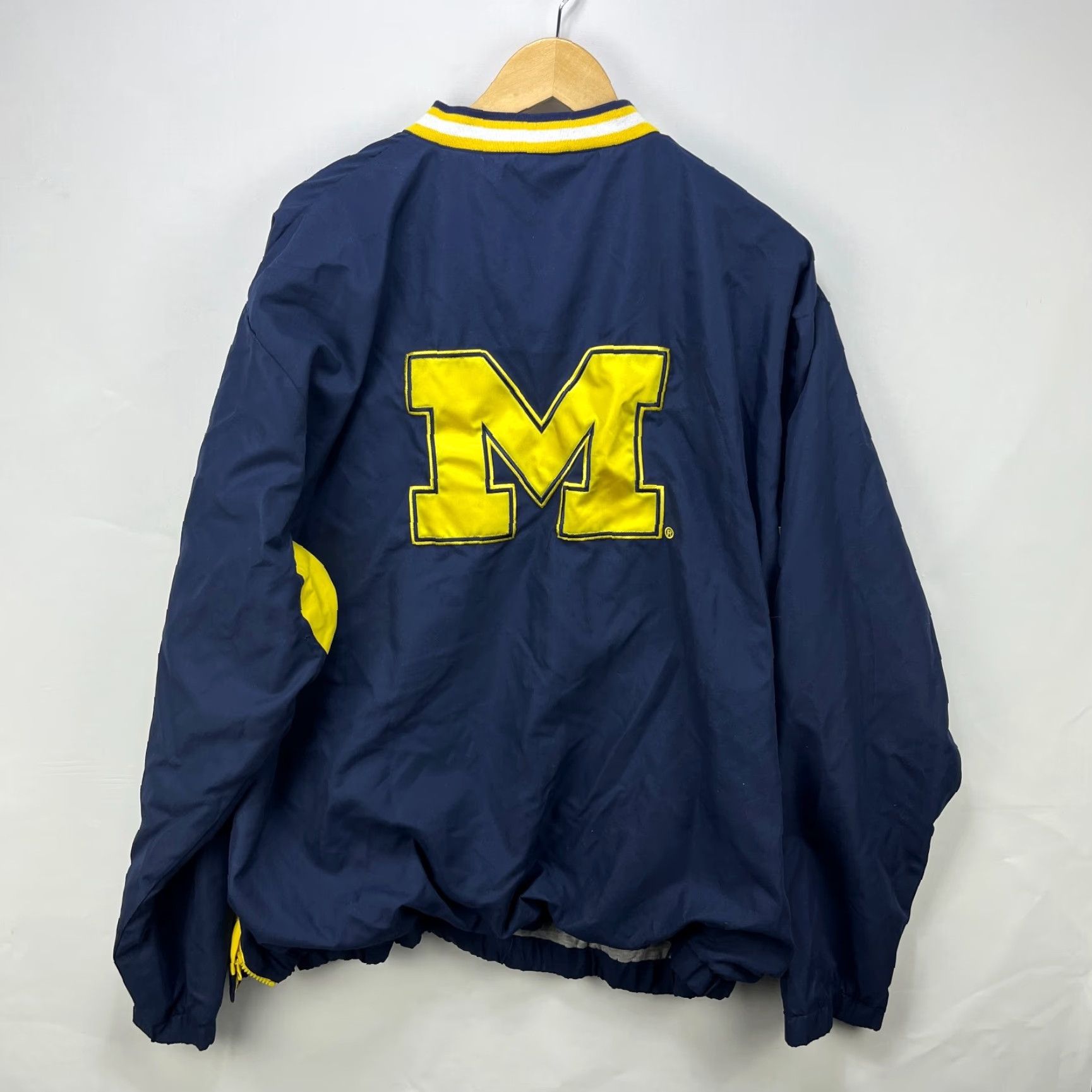 Vintage VINTAGE Michigan Wolverines Pullover Windbreaker Jacket 2XL Size US XXL / EU 58 / 5 - 2 Thumbnail