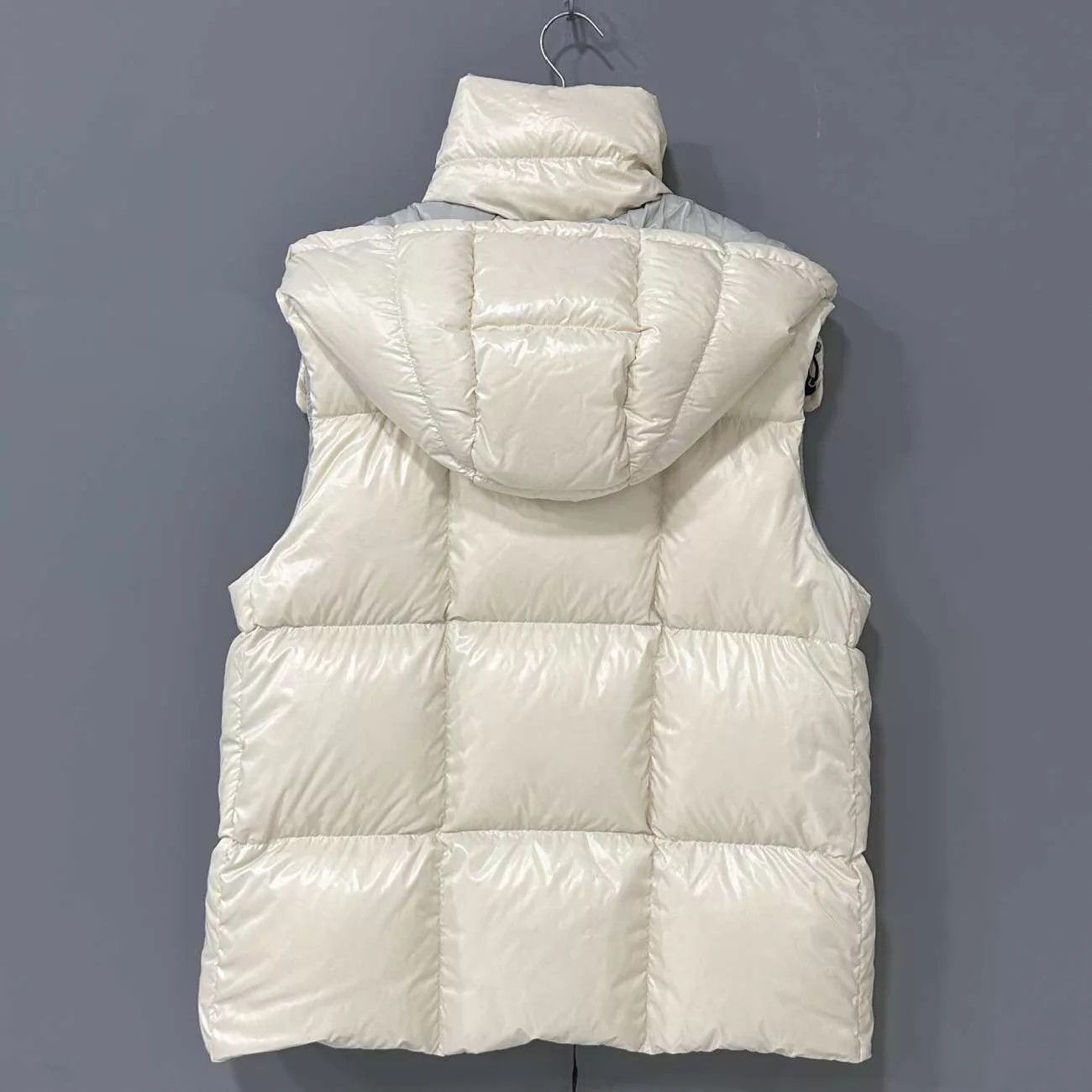 Moncler Moncler cream white parana down vest women's 2 Size XS / US 0-2 / IT 36-38 - 3 Thumbnail