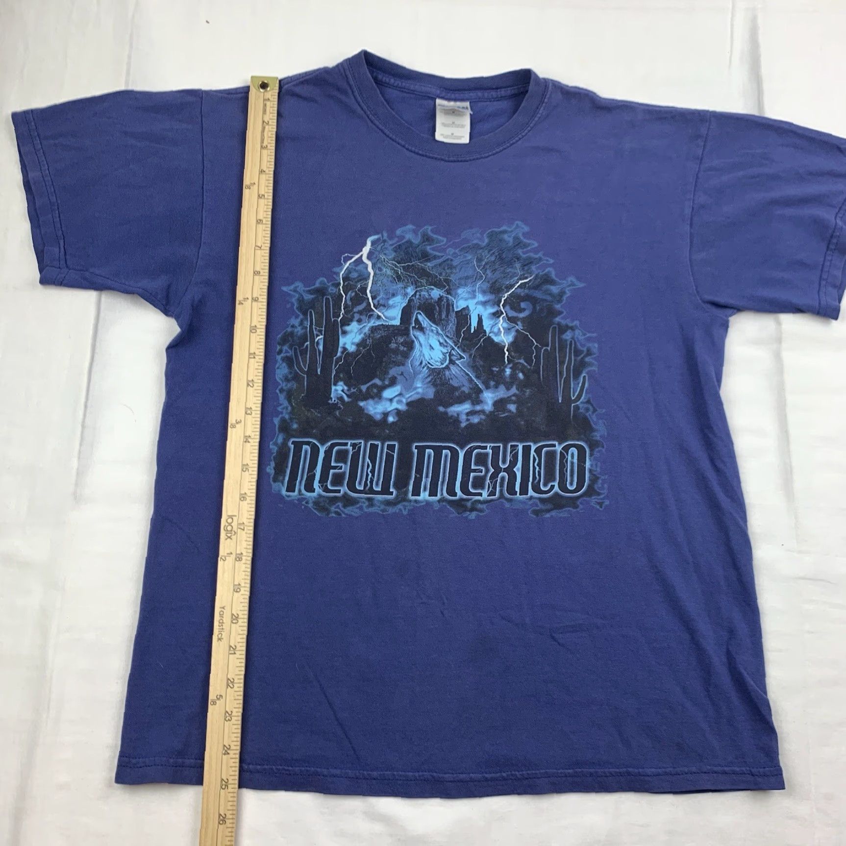 Gildan VINTAGE New Mexico Shirt Adult Medium Blue Nature Wolf Animals Lightning USA T-Shirt Mens Size US M / EU 48-50 / 2 - 5 Thumbnail