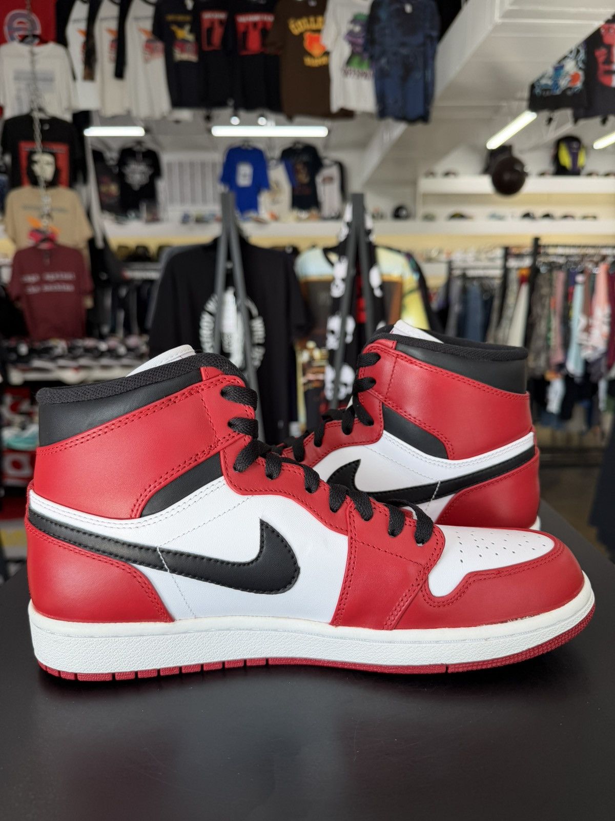 Jordan Brand Air Jordan 1 Chicago Size 9 (2013) Size US 9 / EU 42 - 3 Thumbnail