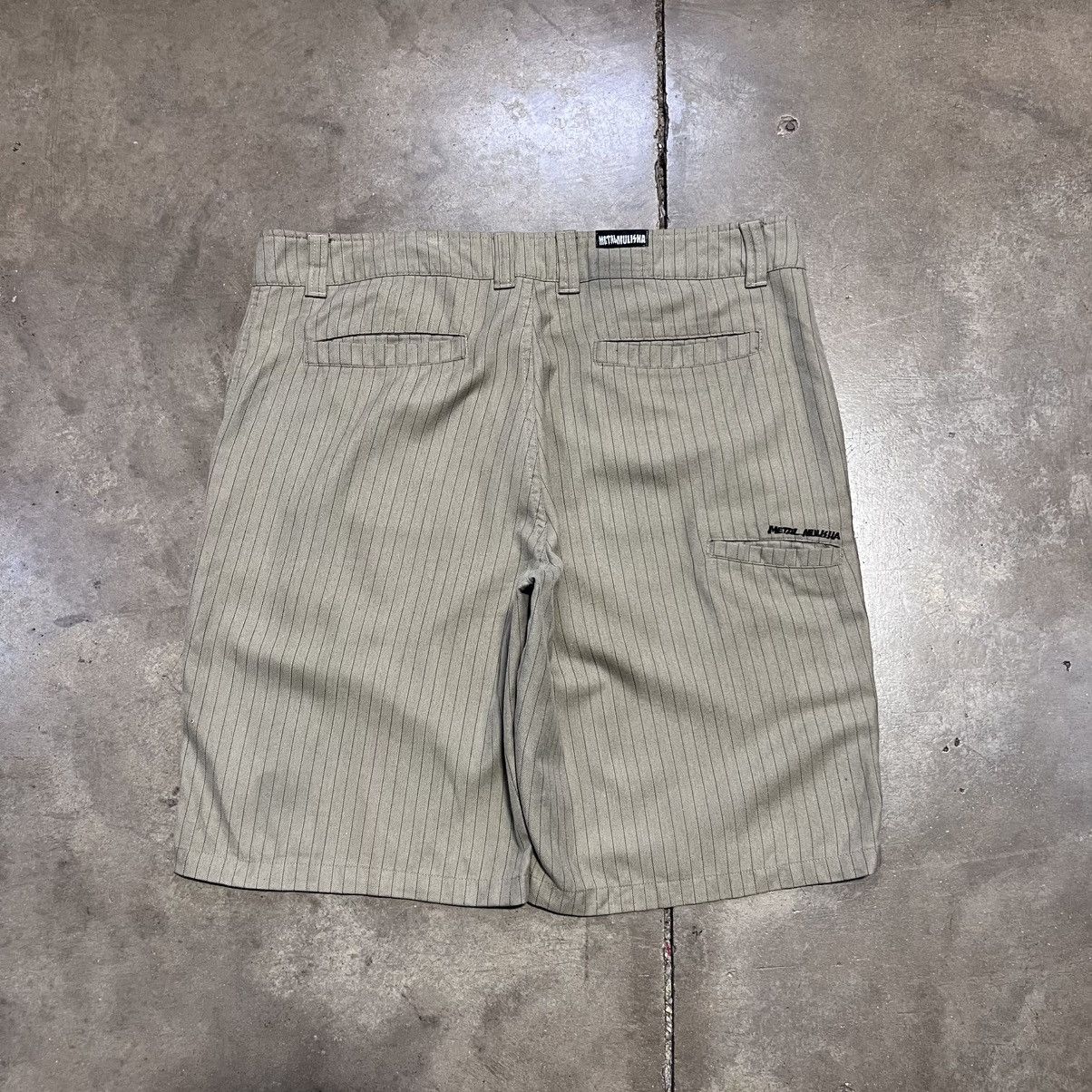 Vintage Vintage Y2K Metal Mulisha Pinstripe Shorts Embroidered Skate Size US 38 / EU 54 - 4 Thumbnail