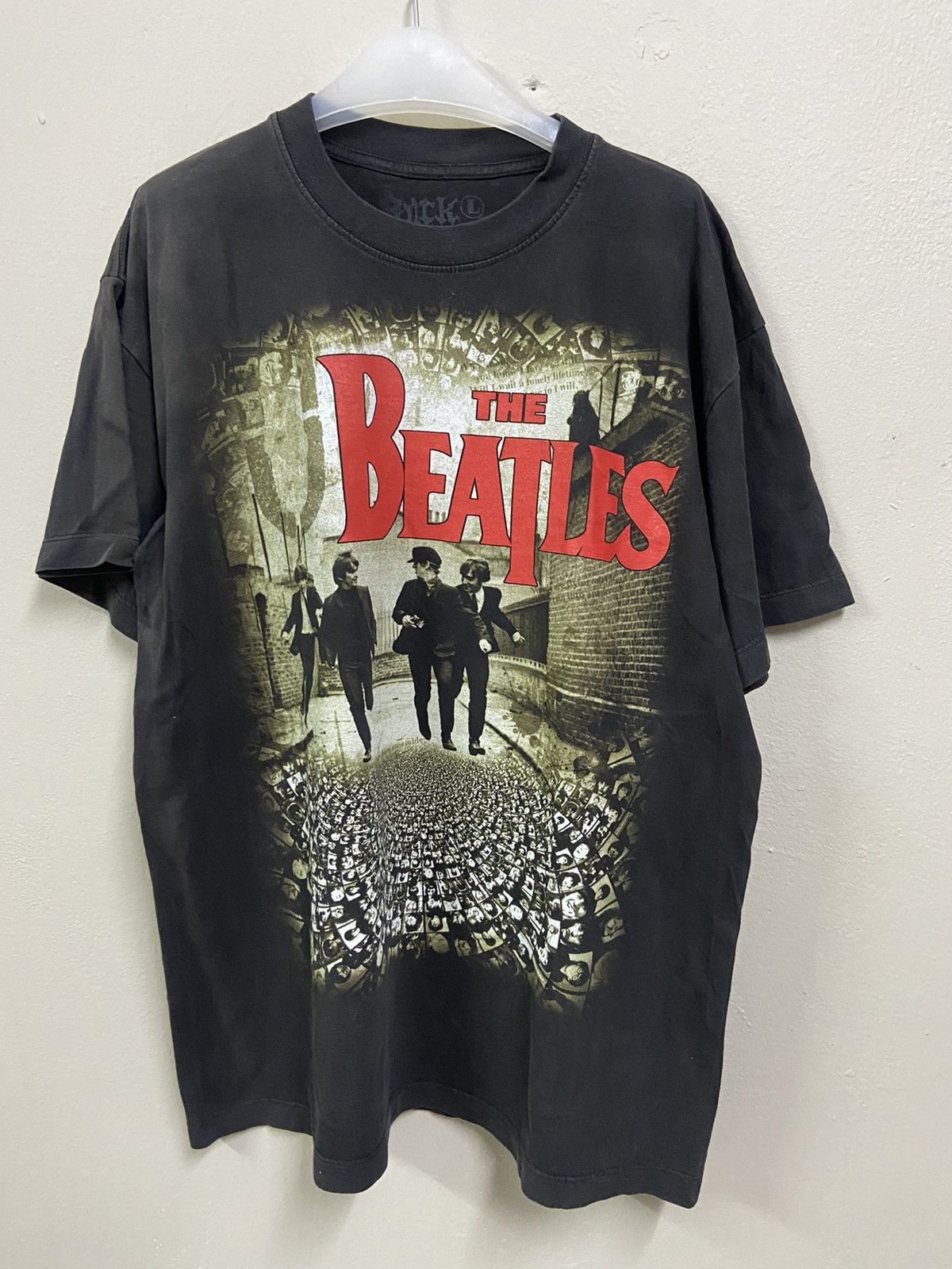 Band Tees × Vintage Distressed Sun Faded The Beatles Tshirt Size US L / EU 52-54 / 3 - 1 Thumbnail