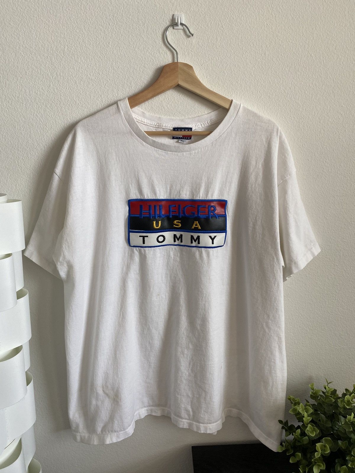 Tommy Hilfiger Vintage 90s Tommy Hilfiger Box Logo Tee Size US XL / EU 56 / 4 - 1 Thumbnail