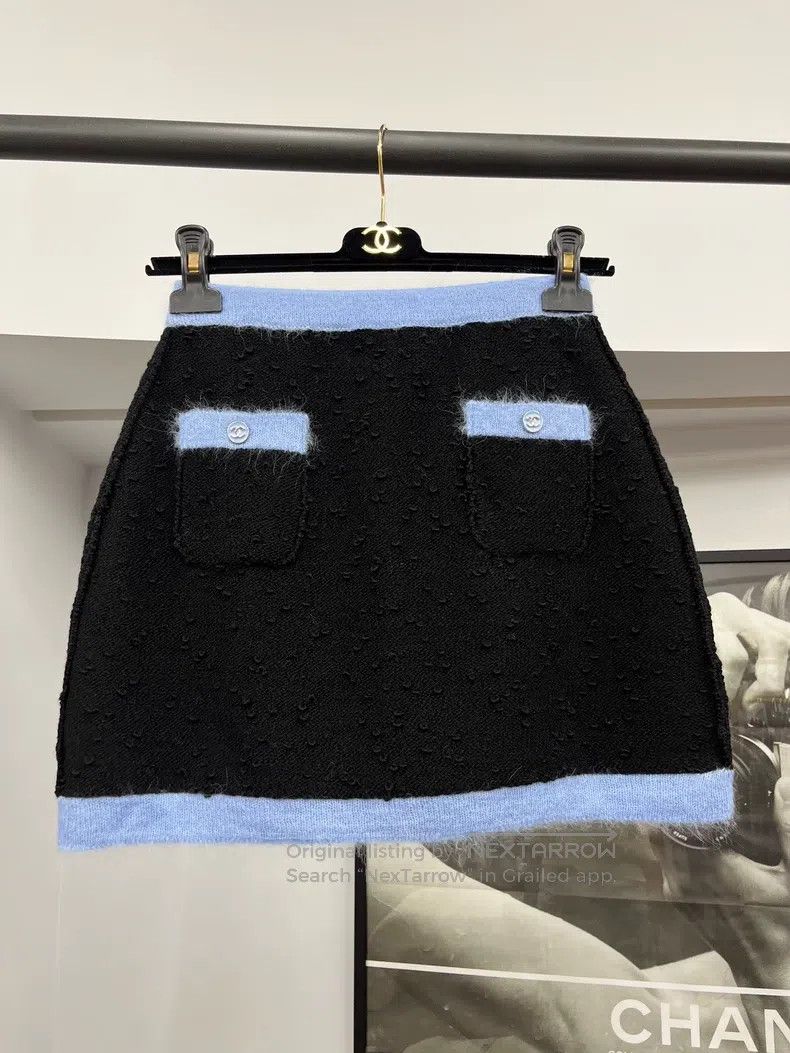 Chanel Chanel 24B blue and black colour-matched wool skirt Size 24" / US 00 / IT 34 - 1 Thumbnail