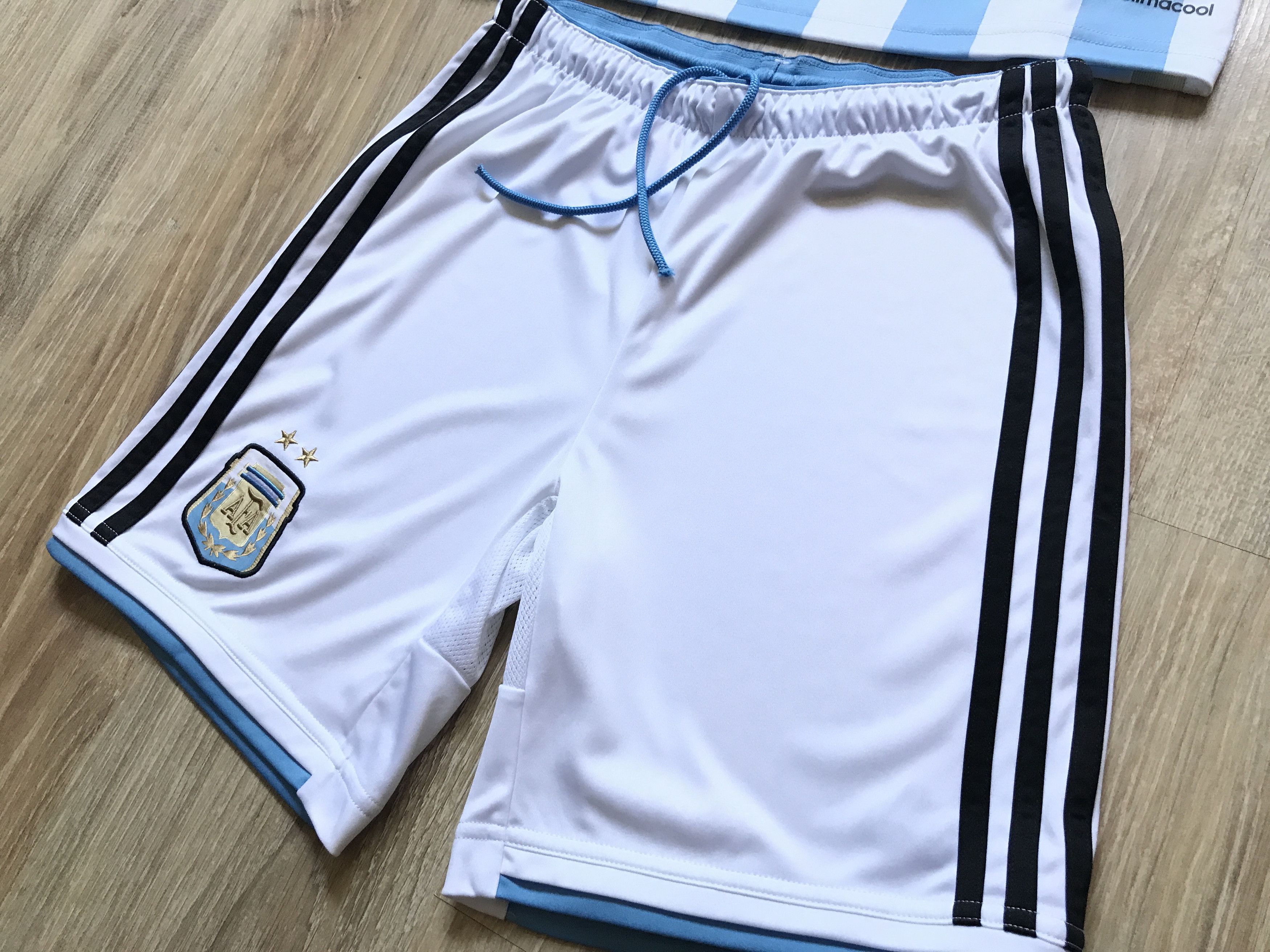 Adidas Kids Vintage Adidas Argentina Home Football Shirt 2014 Size US XXS / EU 40 - 10 Thumbnail