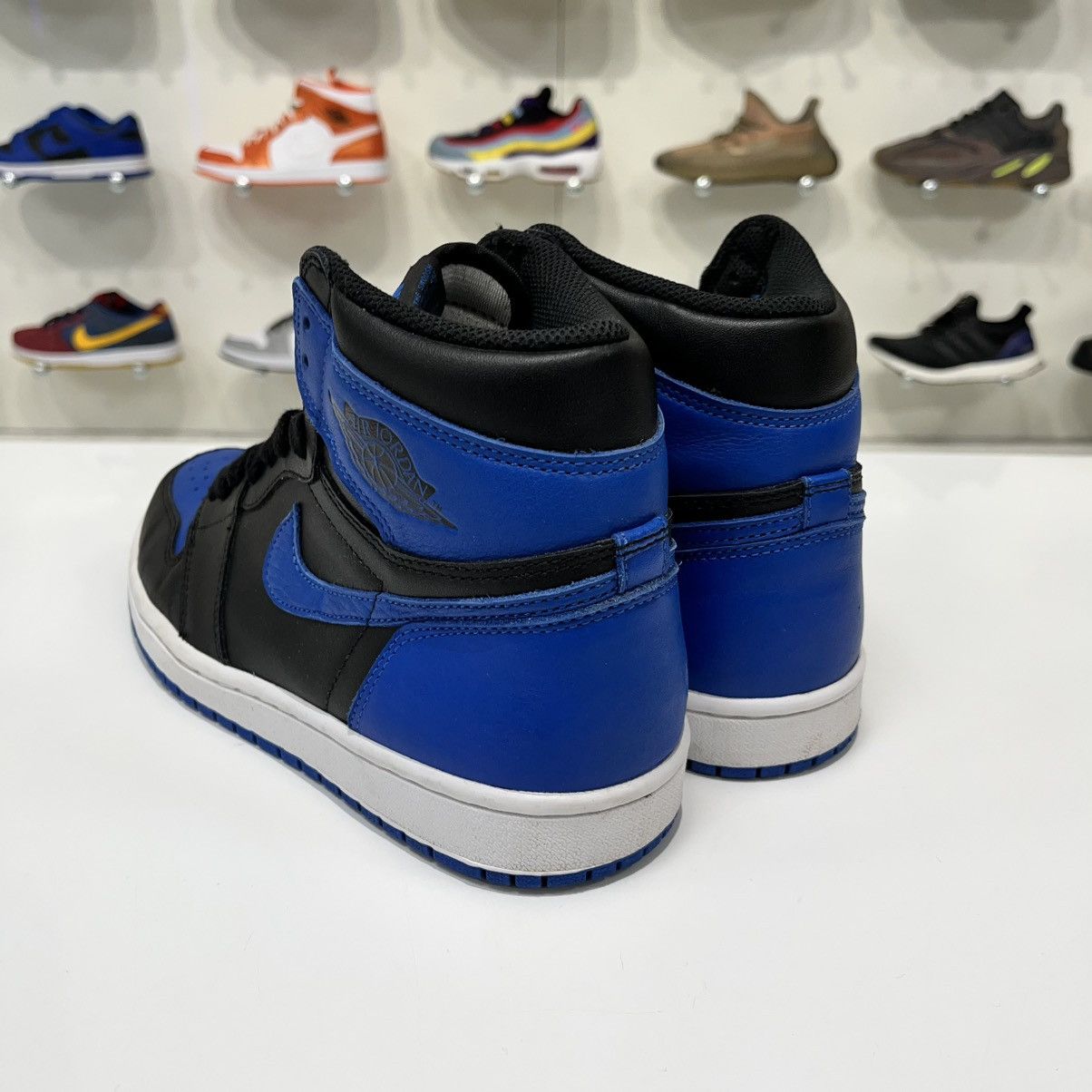 Nike Air Jordan 1 Retro Royal (2017) Size US 8 / EU 41 - 3 Thumbnail