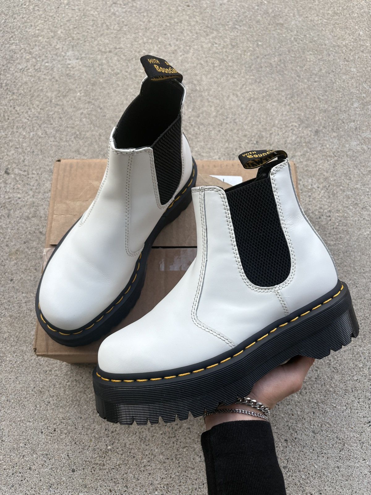 Dr. Martens 2976 Smooth Leather Chelsea PF Boots Sz 6M 7.5W