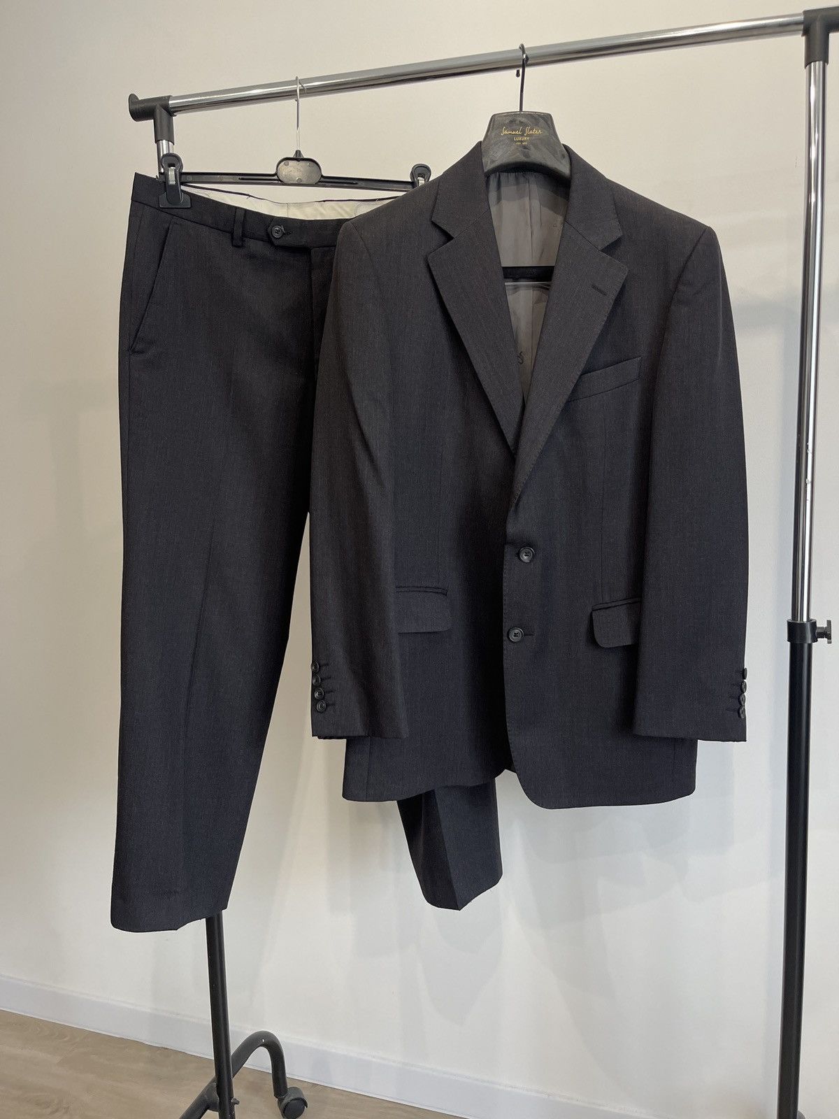 DAKS DAKS London Gray 2-Piece Suit - 100% Pure New Wool Size 38R Size 38R - 1 Thumbnail