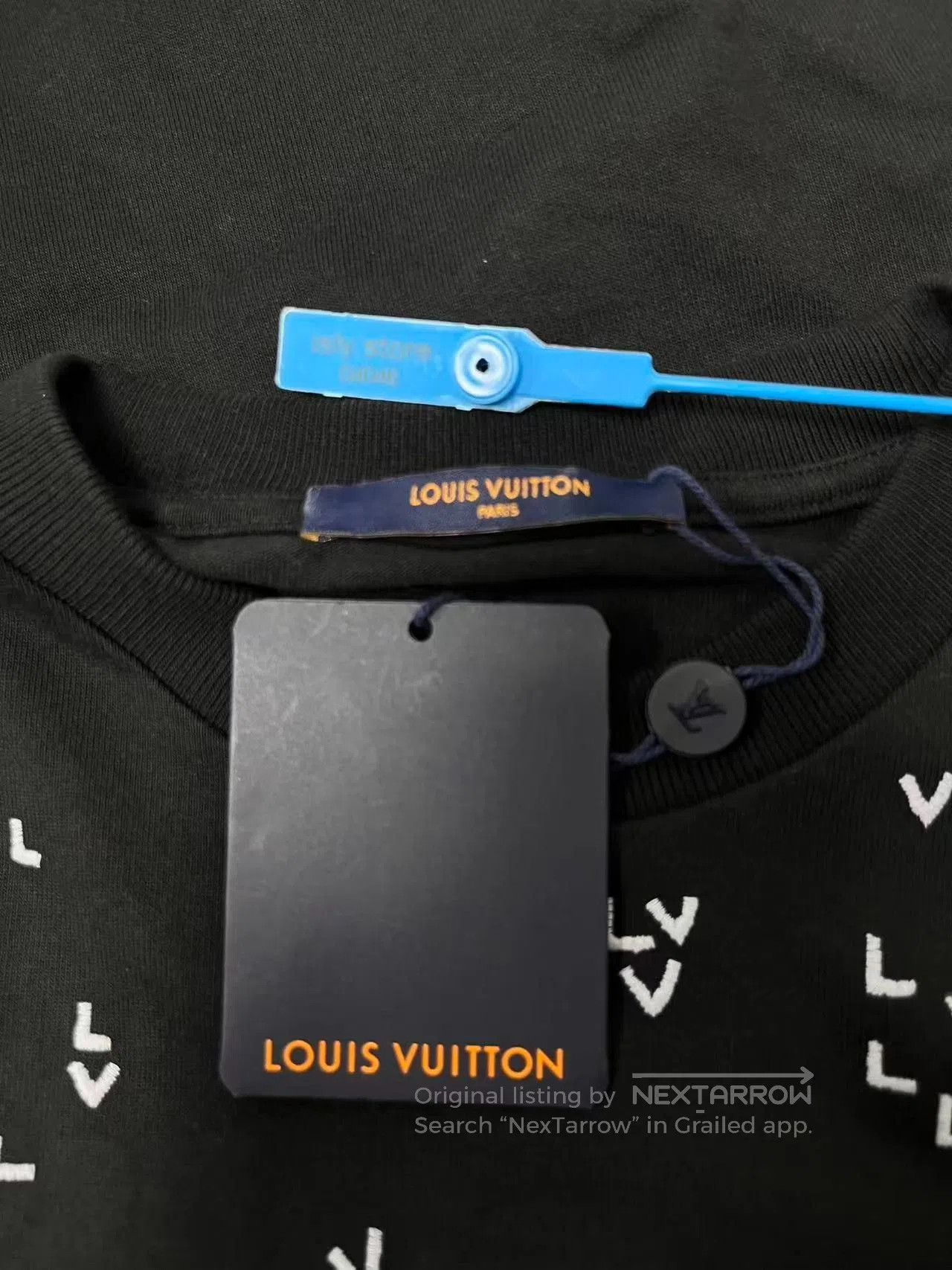 Louis Vuitton Louis Vuitton Spread Logo Embroidered Short-Sleeve T-Shirt. Size US XS / EU 42 / 0 - 5 Thumbnail