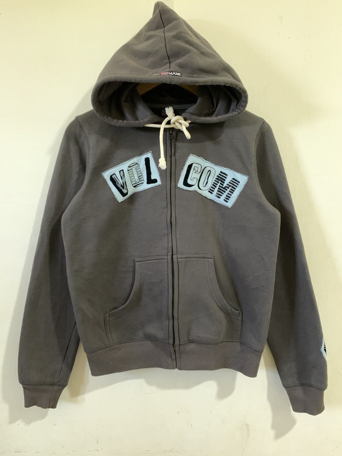 Vintage Y2K Volcom Stone Patches Zipper Hoodie