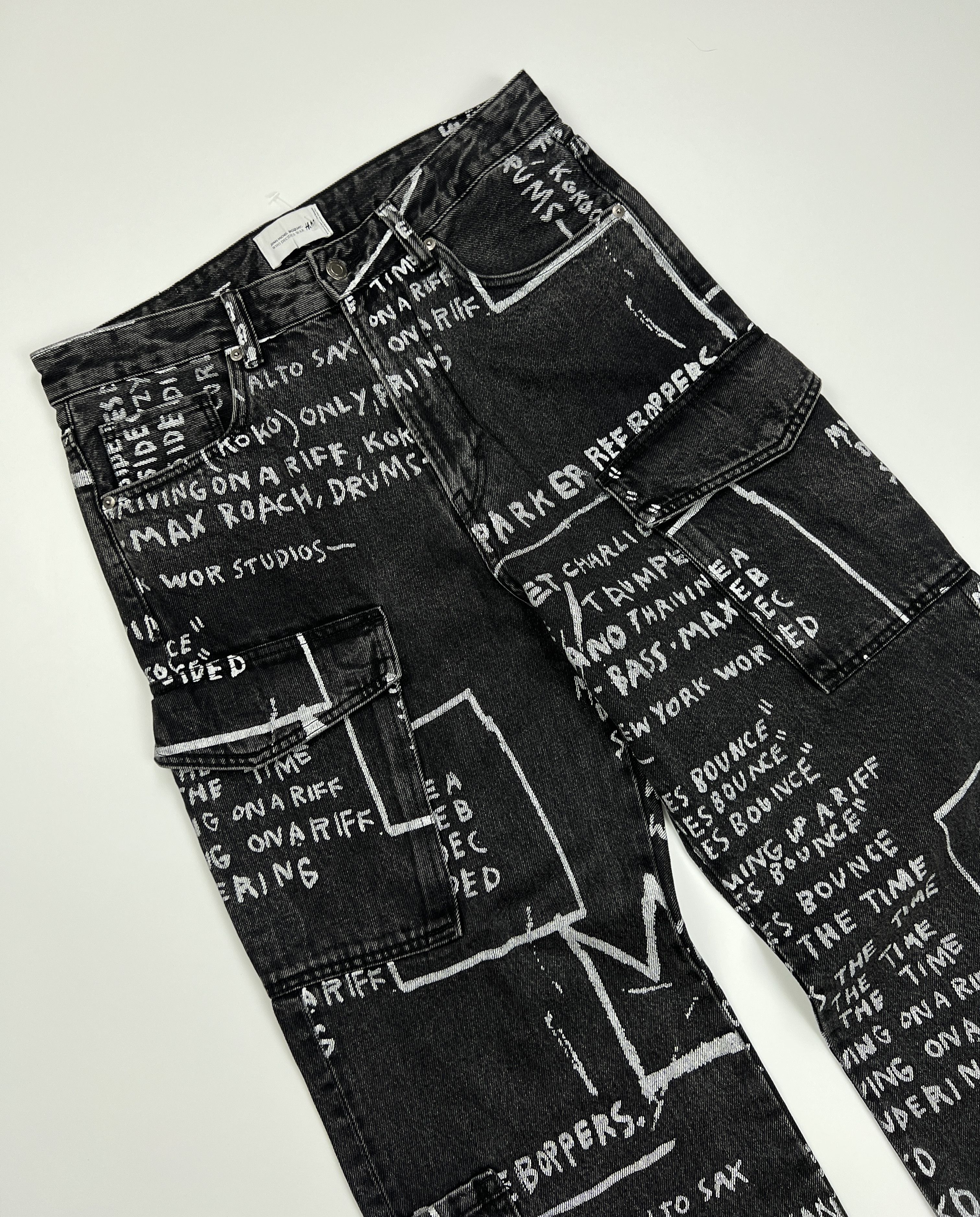 H&M × Jean-Michel Basquiat × Who Decides War H&M Jean Michel Basquiat Allover Printed Flared Denim Size US 32 / EU 48 - 3 Thumbnail